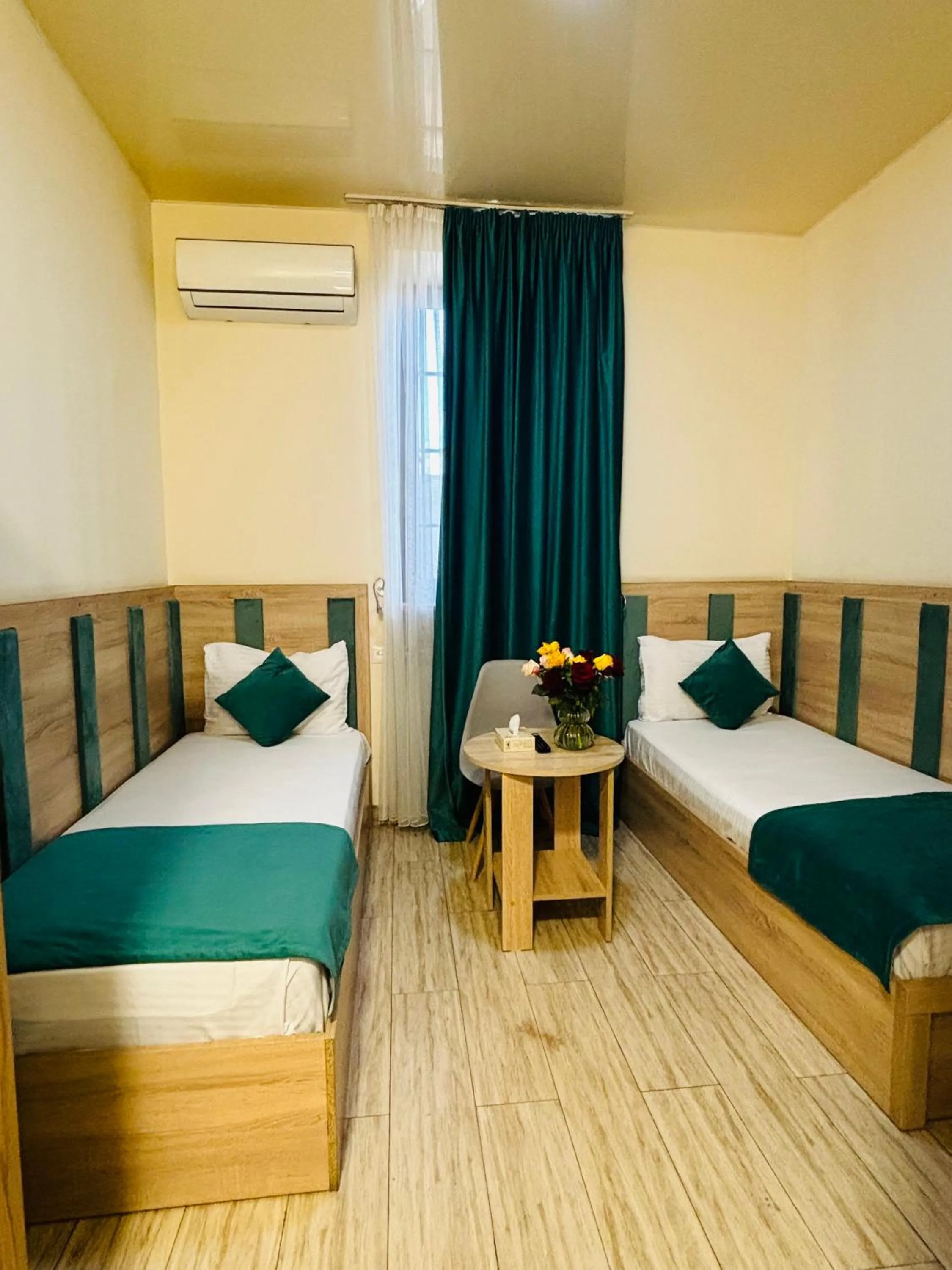 Photo of the whole room, Bed in Alex Hotel