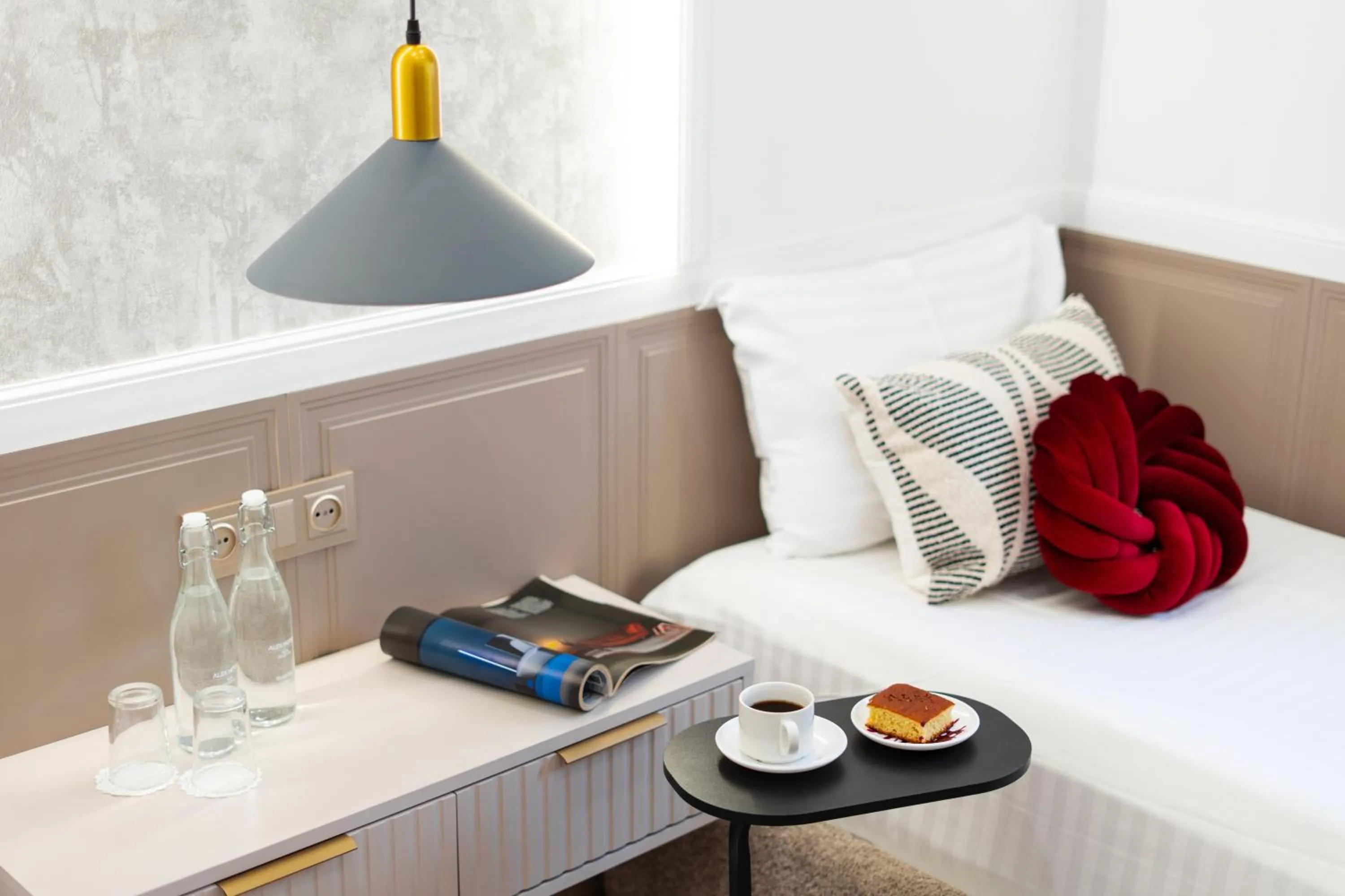 Superior Twin Room in Alex Hotel