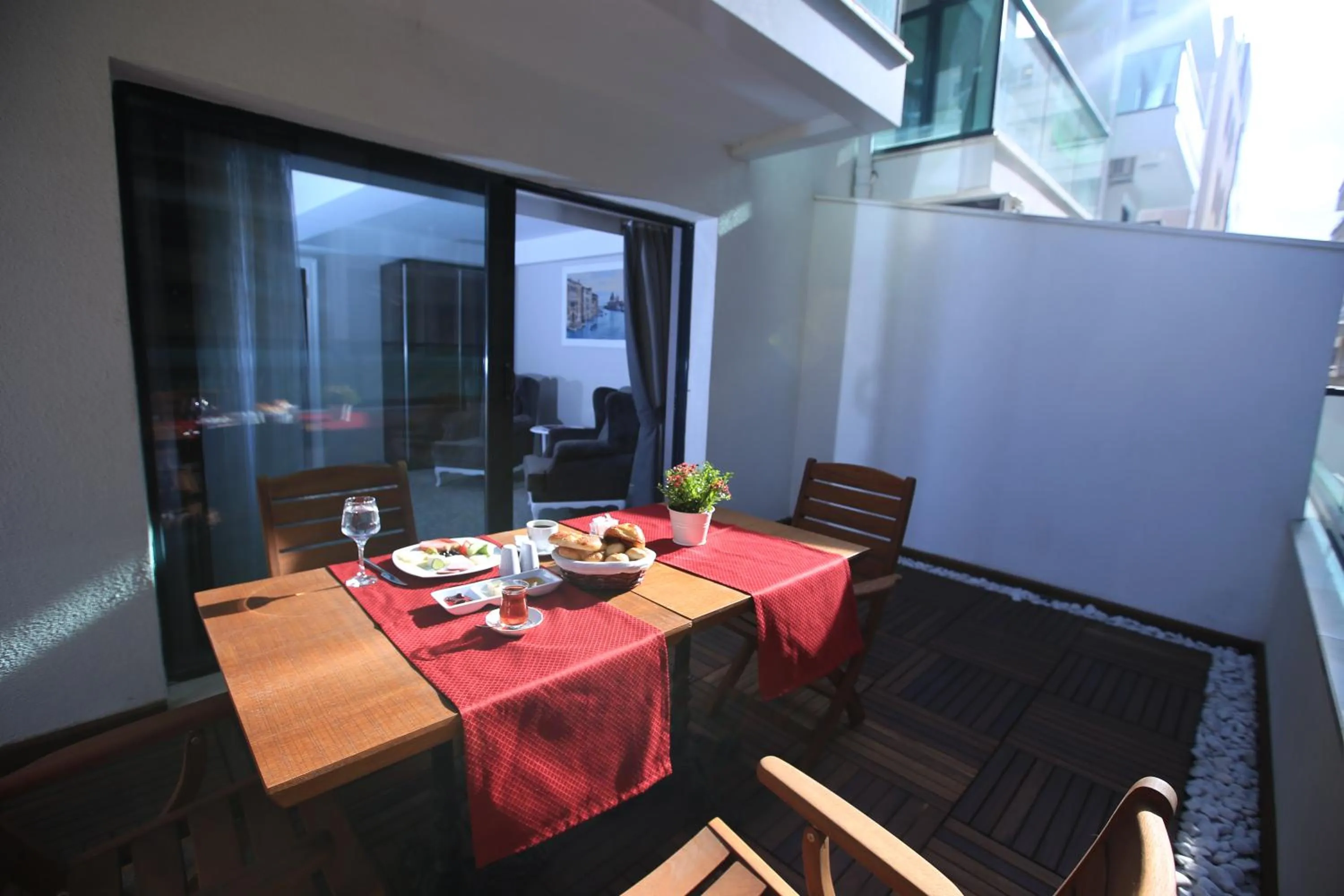 Food and drinks in Güvenay Business Hotel