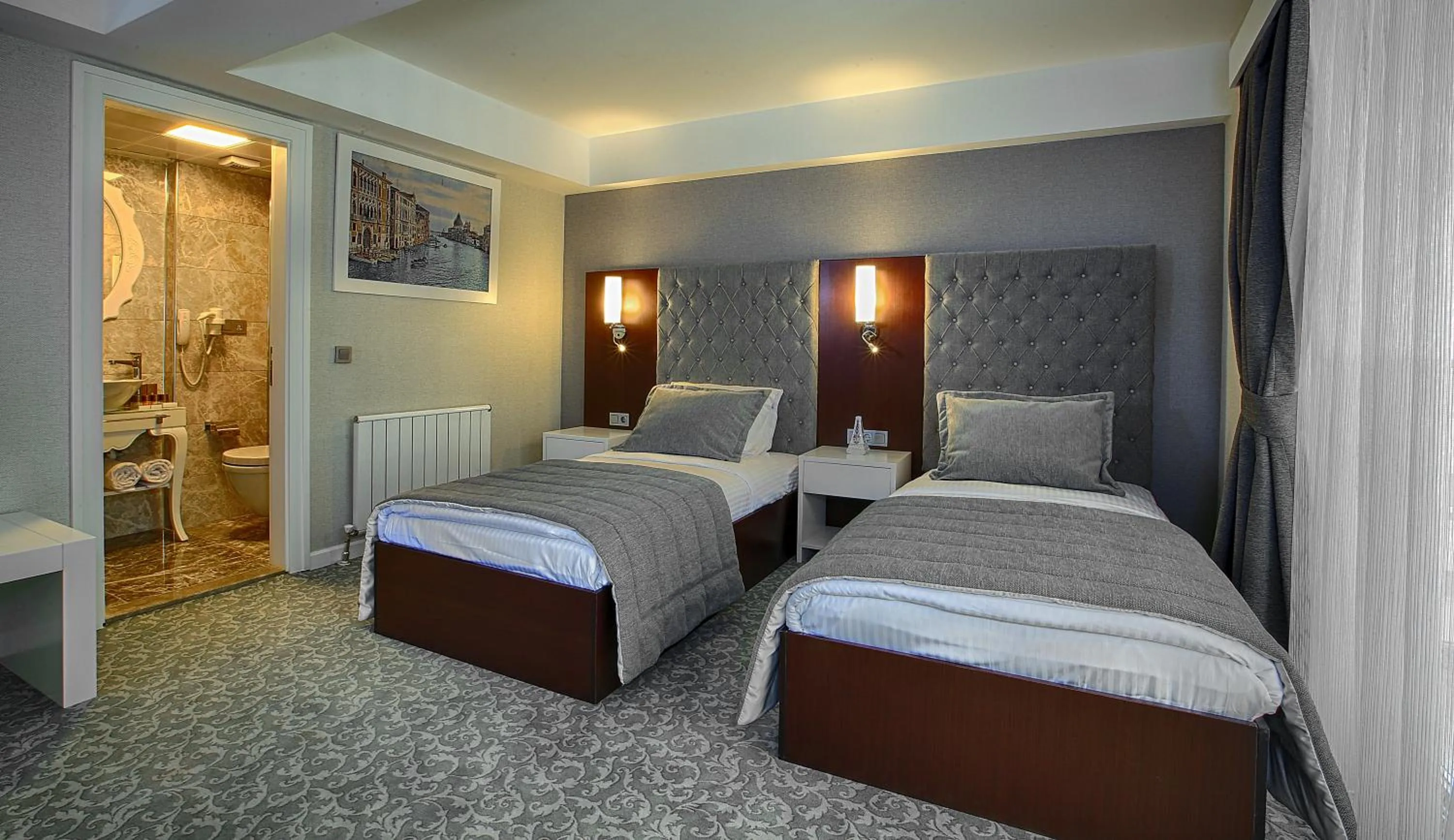 Bedroom, Bed in Güvenay Business Hotel