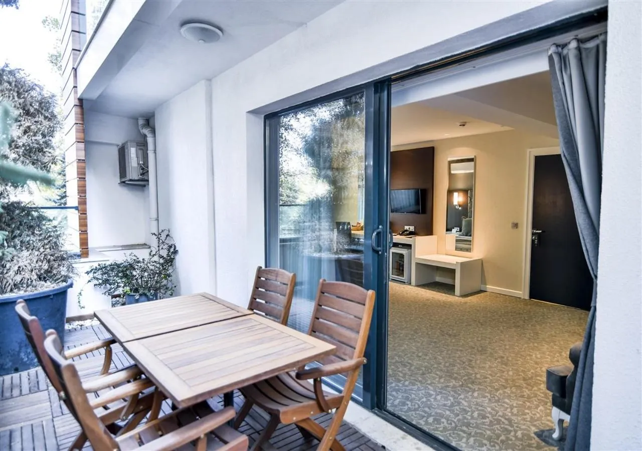 Balcony/Terrace in Güvenay Business Hotel