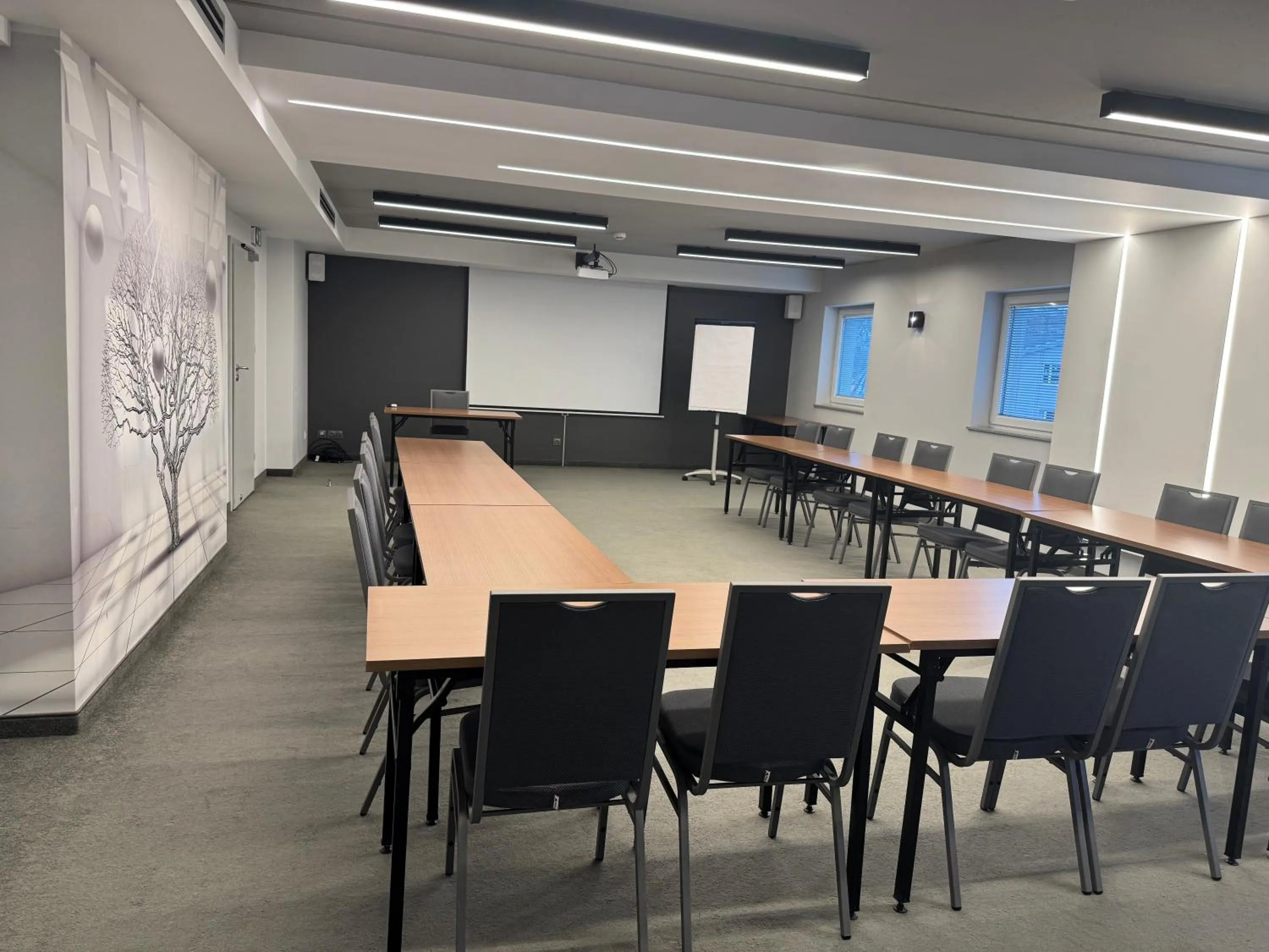 Restaurant/places to eat in Abton Hotel