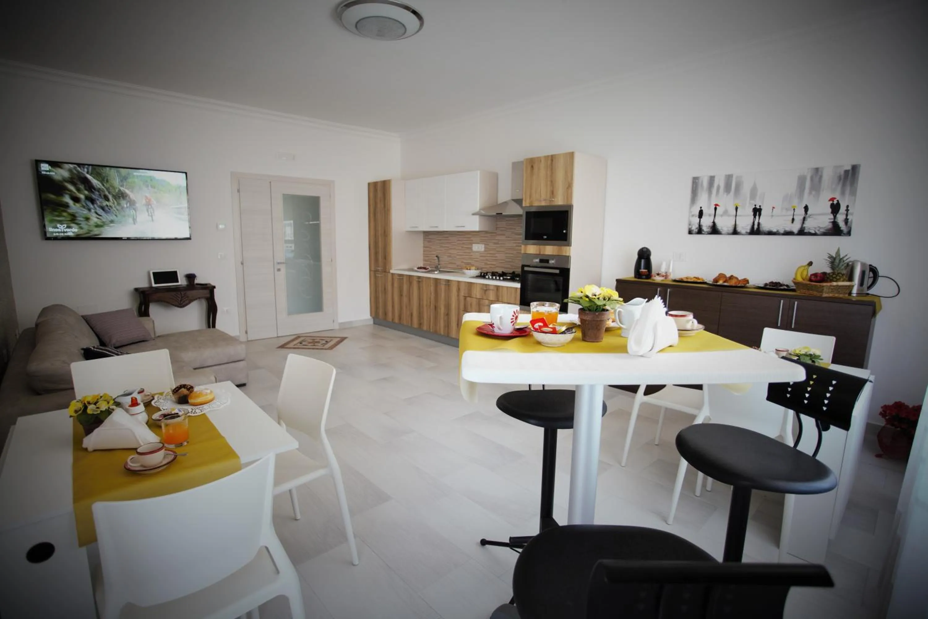 Breakfast in Central Apartments