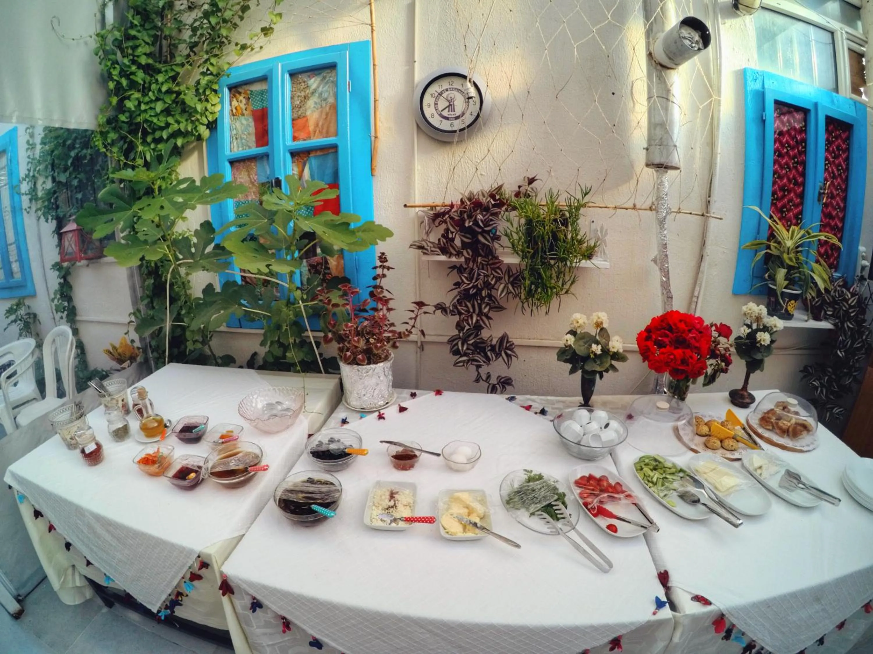 Breakfast in Miss Hotel Karya