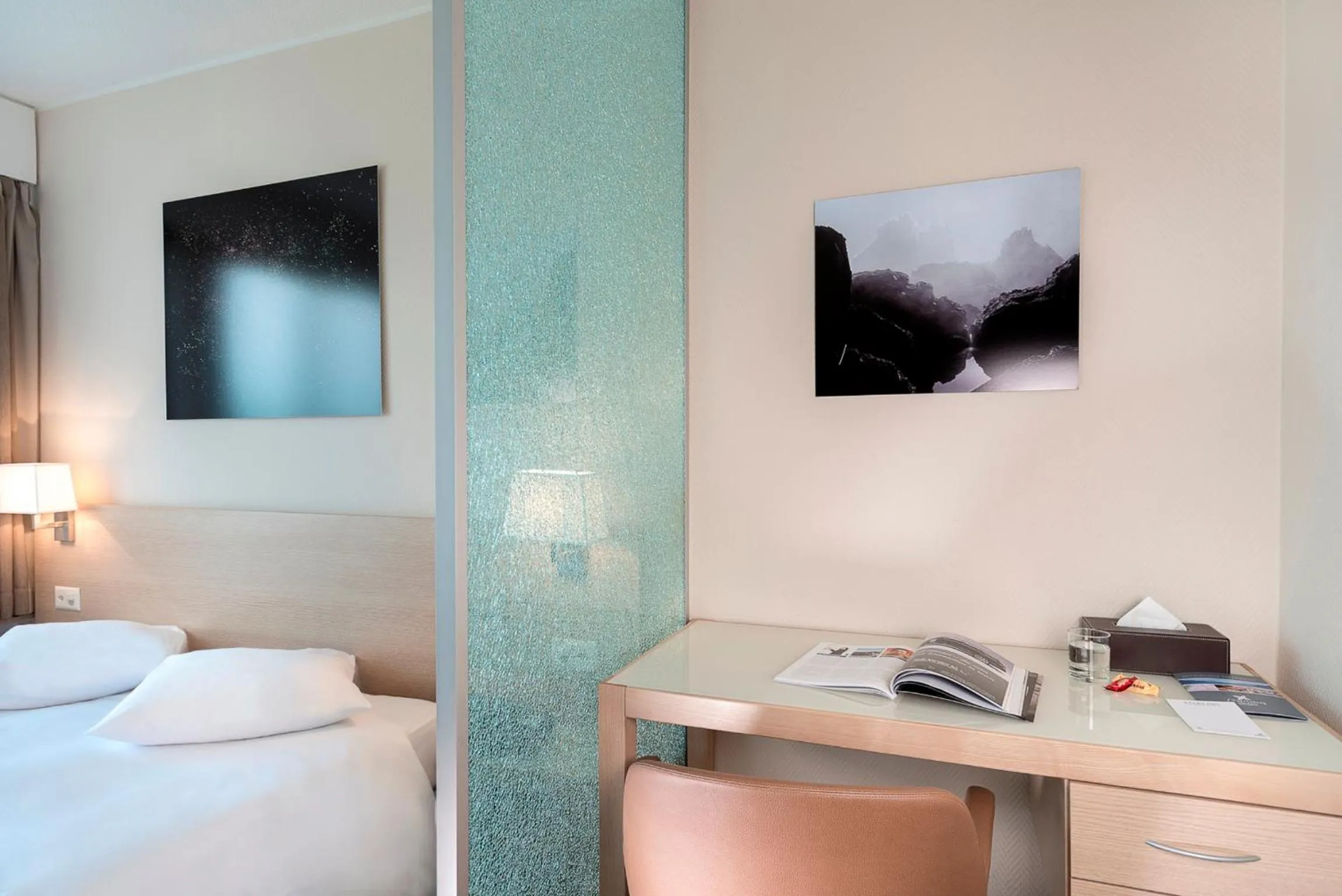 Seating area, Bed in Starling Hôtel Résidence Genève