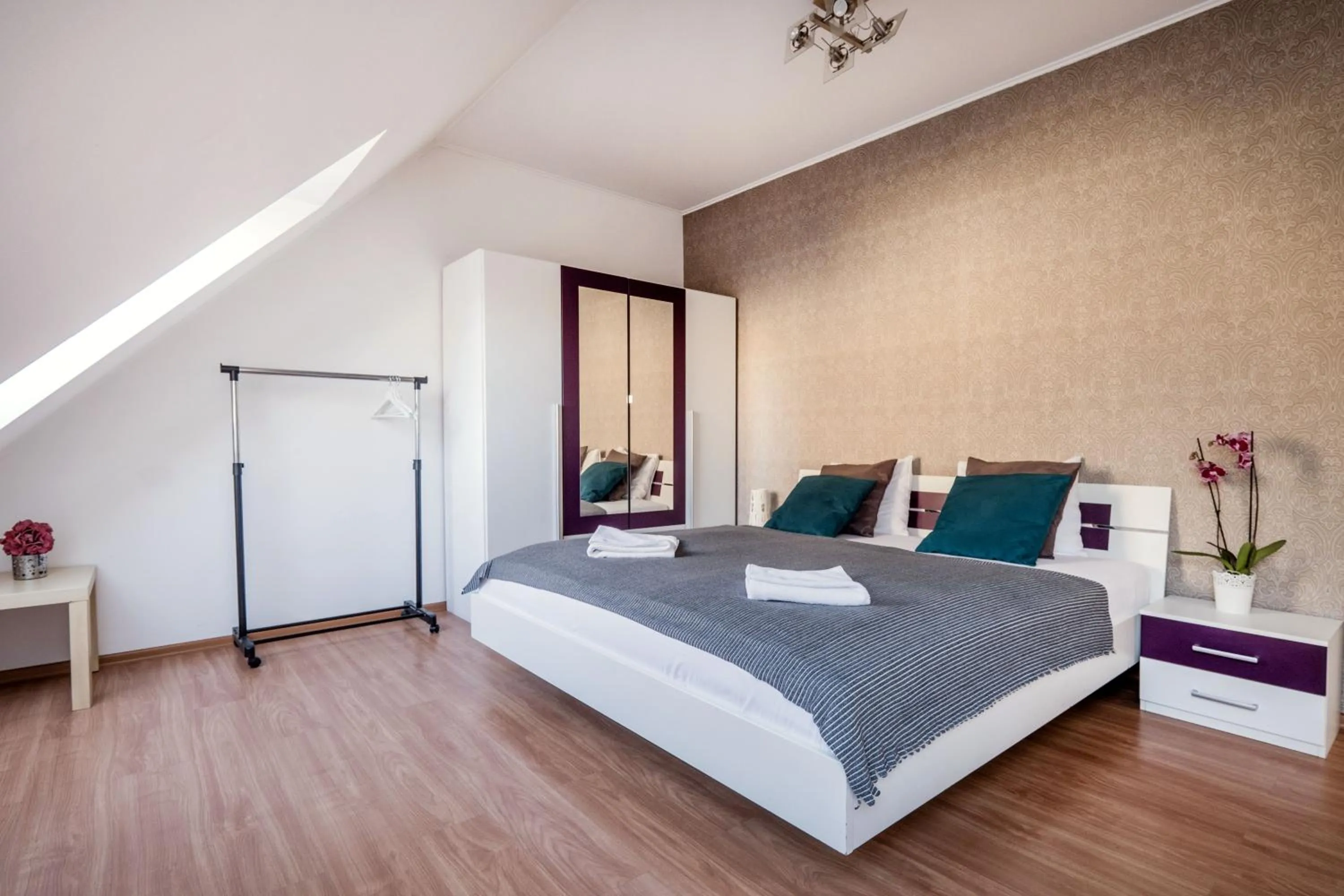 Photo of the whole room, Bed in Grand Budapest Penthouse