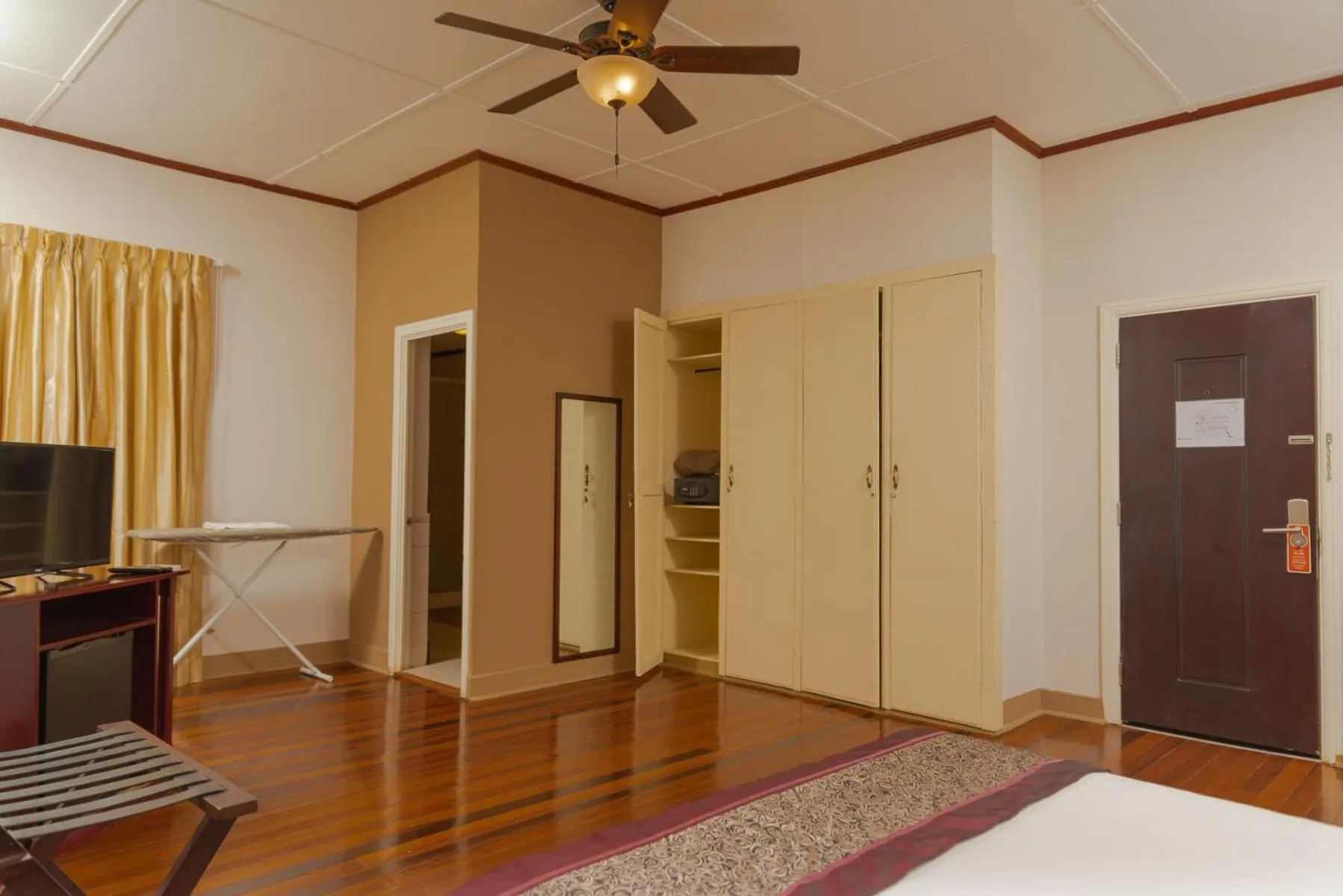 Bed in Herdmanston Lodge Hotel