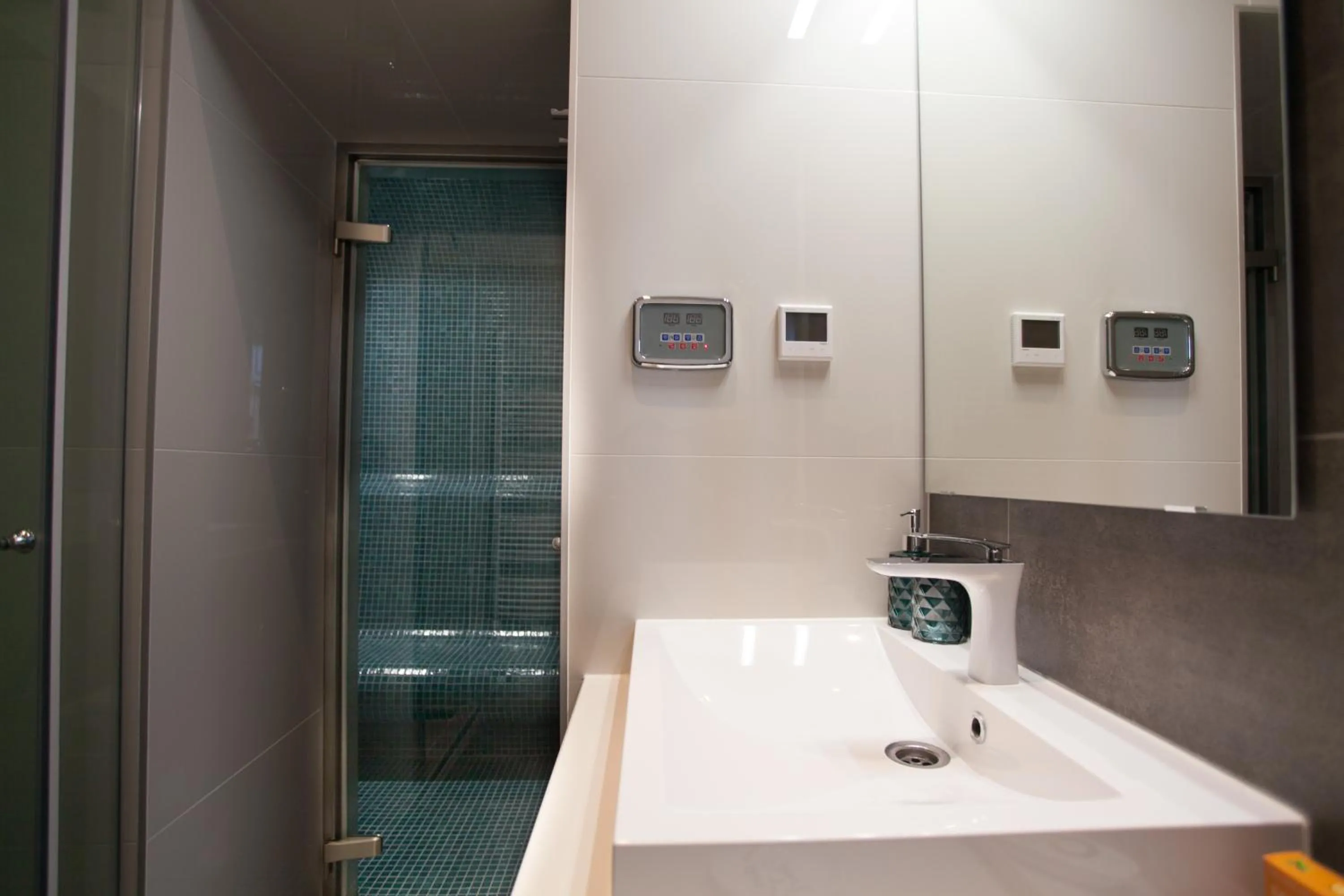 Steam room in Grand Loft Design