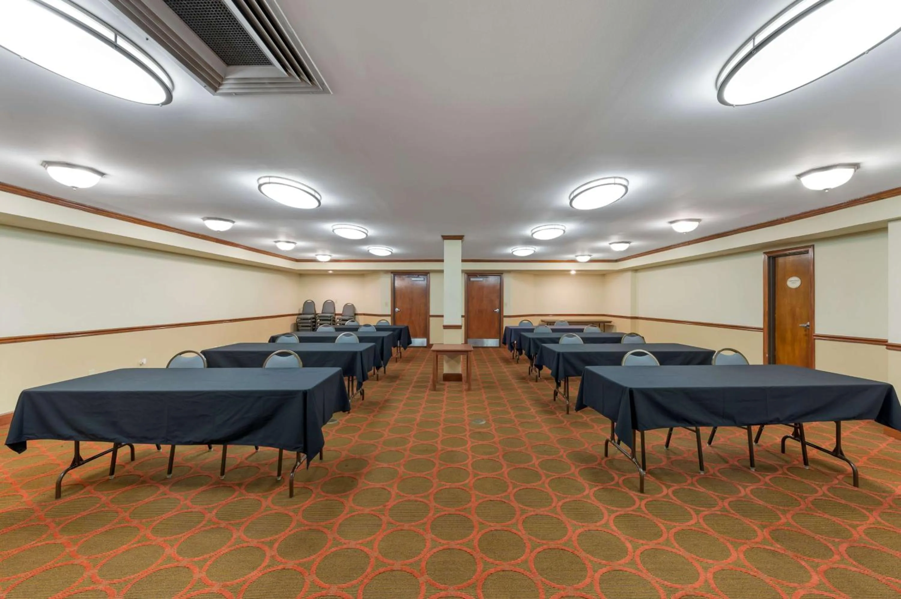 Meeting/conference room in Best Western Louisville East Inn & Suites