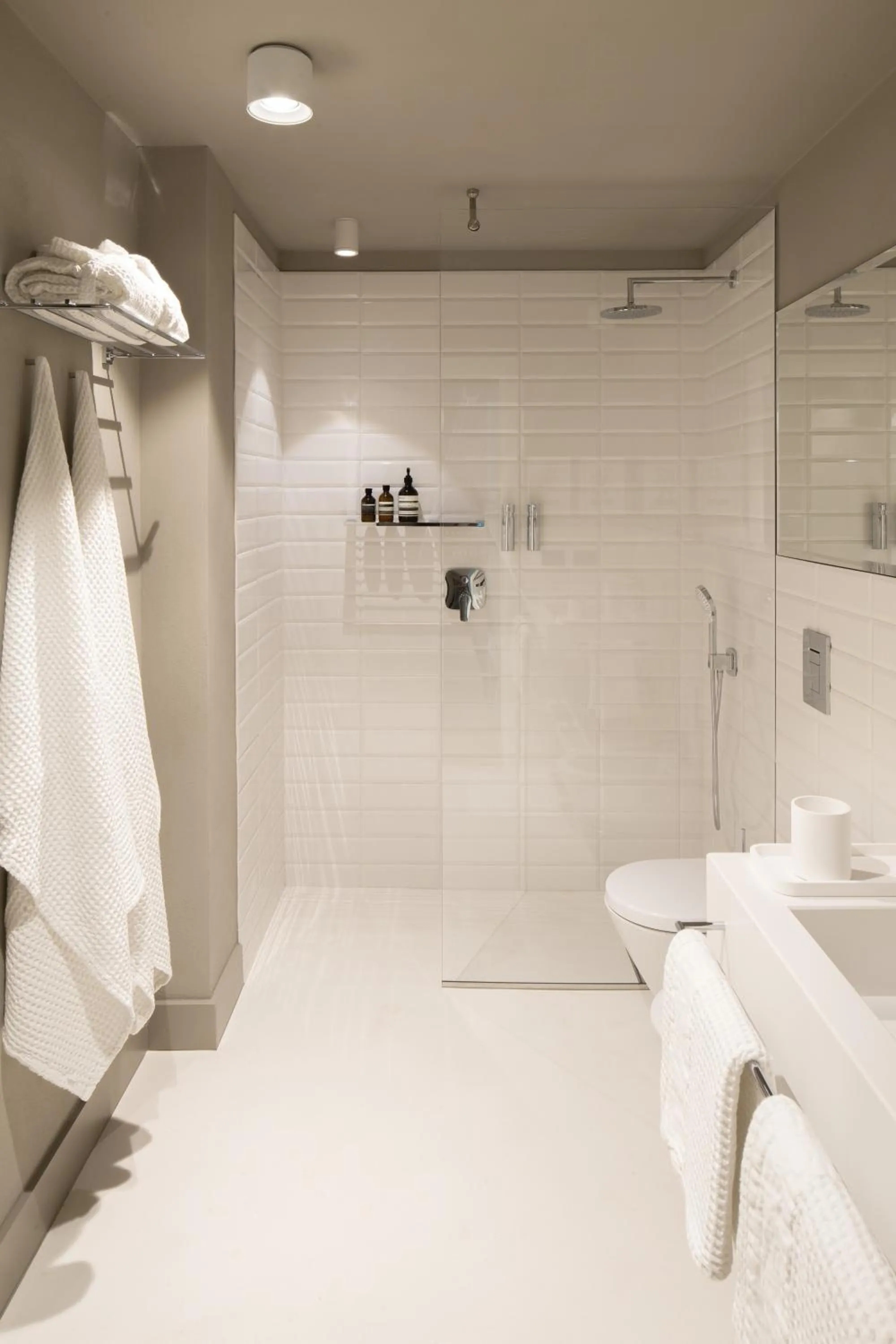 Shower in EDIT Lofts