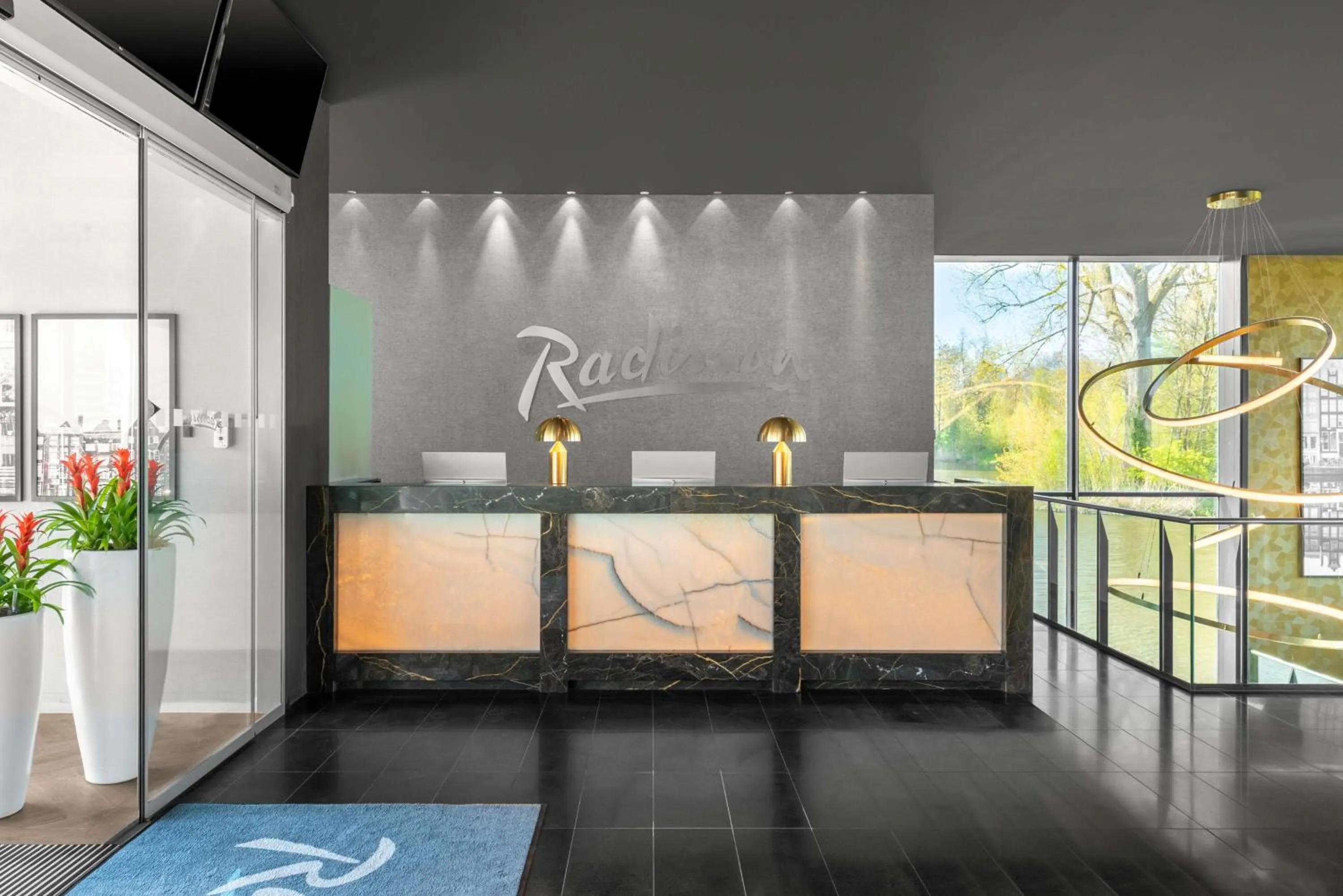 Lobby or reception in Radisson Hotel & Suites Amsterdam South