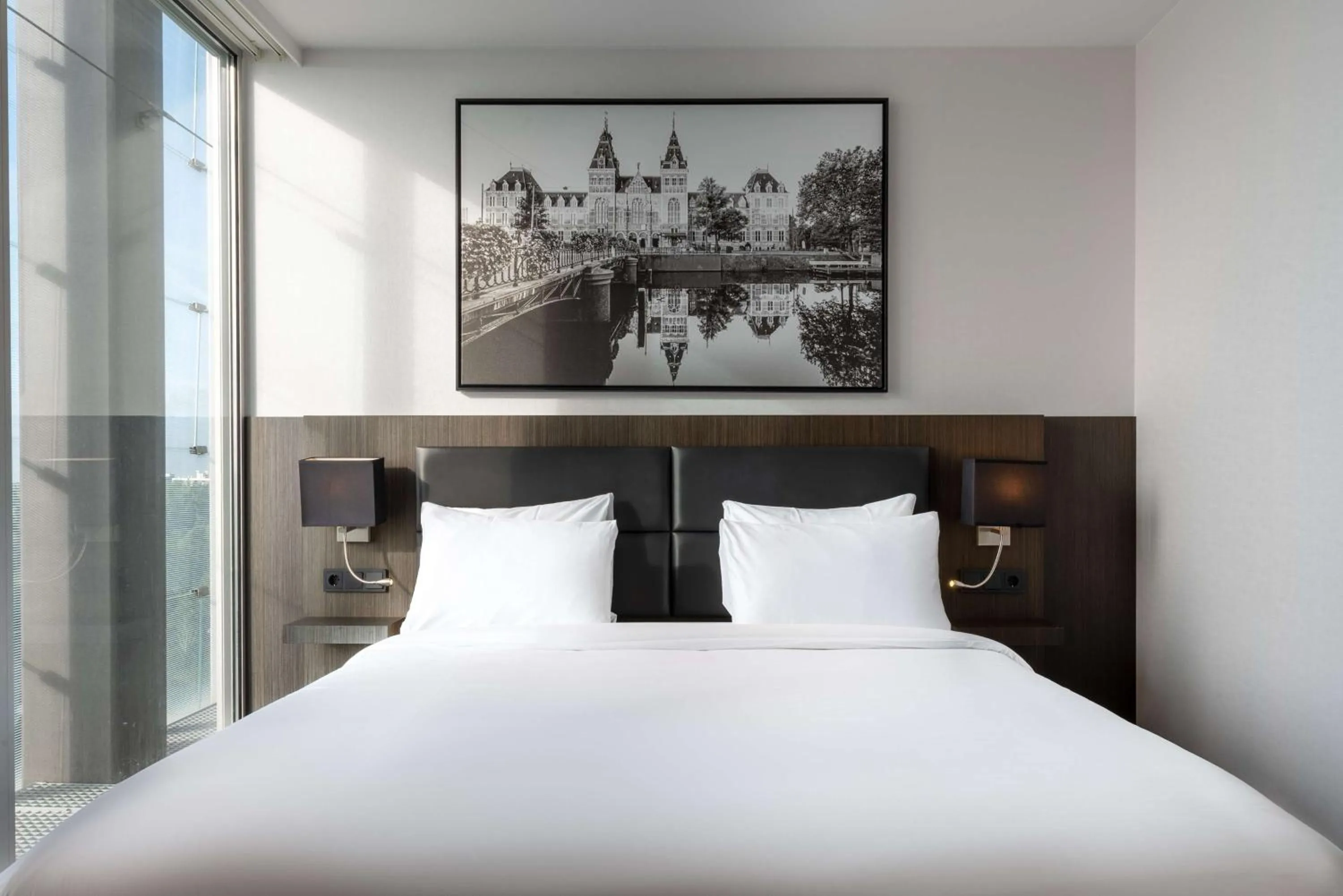 Bedroom, Bed in Radisson Hotel & Suites Amsterdam South
