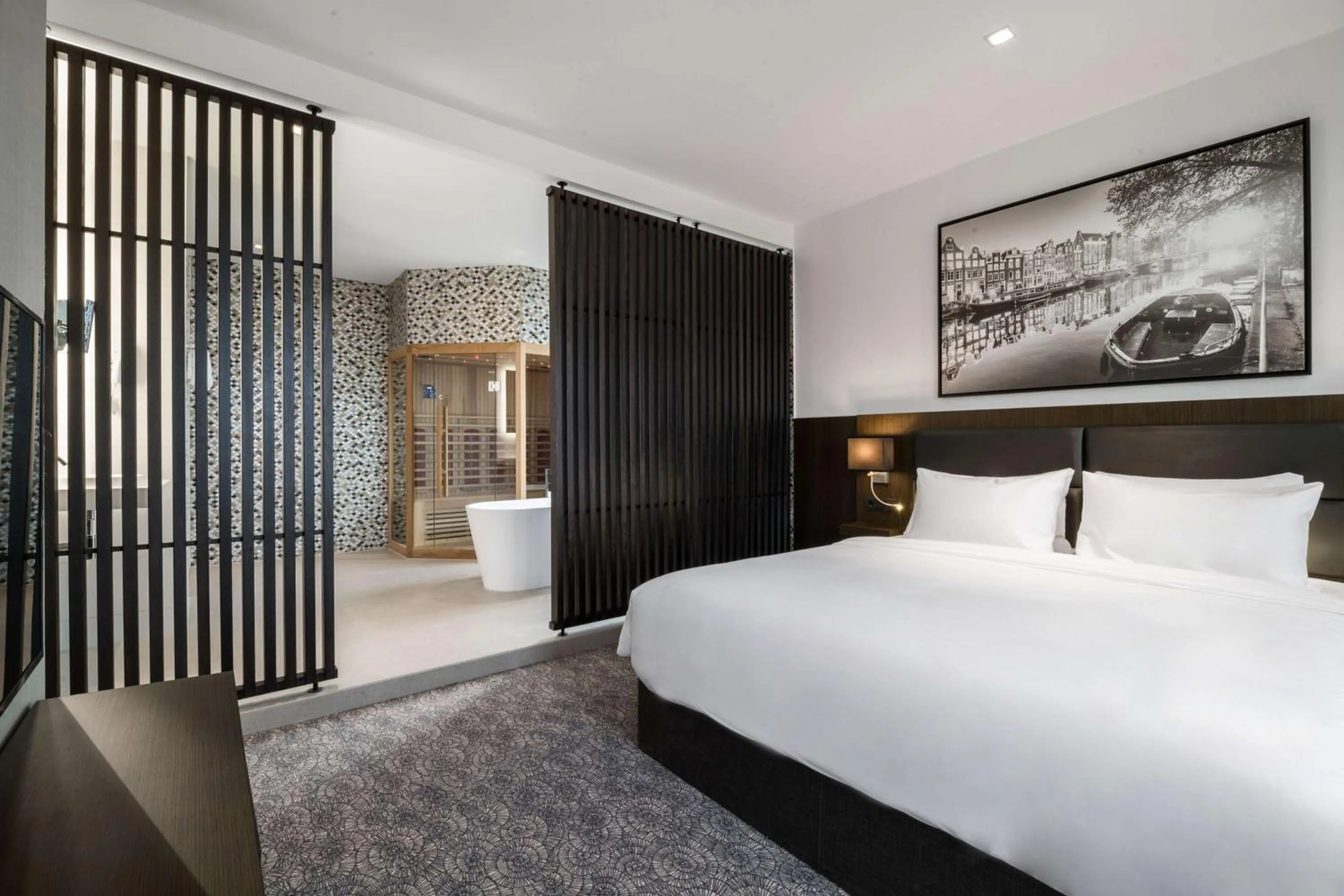 Photo of the whole room, Bed in Radisson Hotel & Suites Amsterdam South