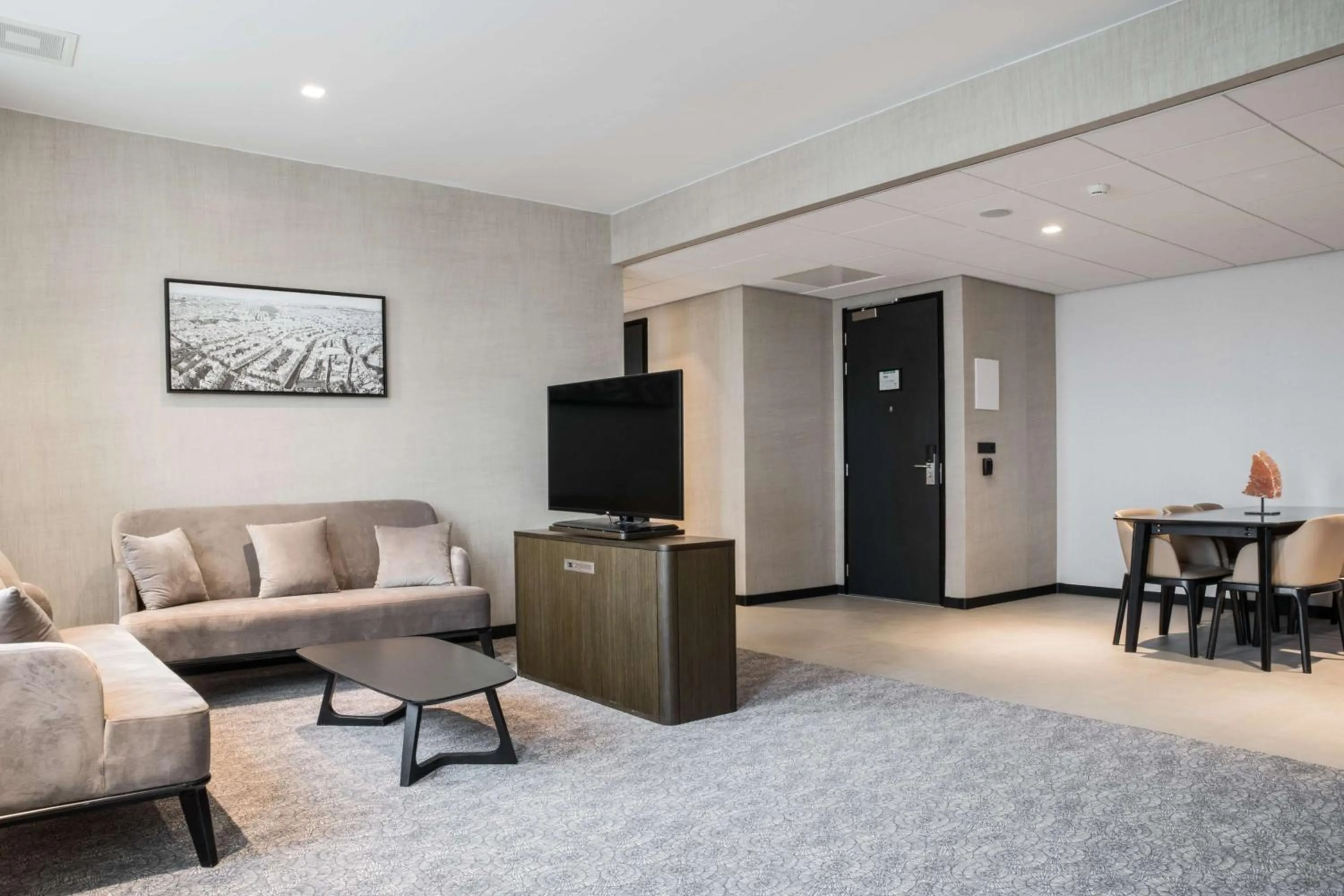 Photo of the whole room in Radisson Hotel & Suites Amsterdam South