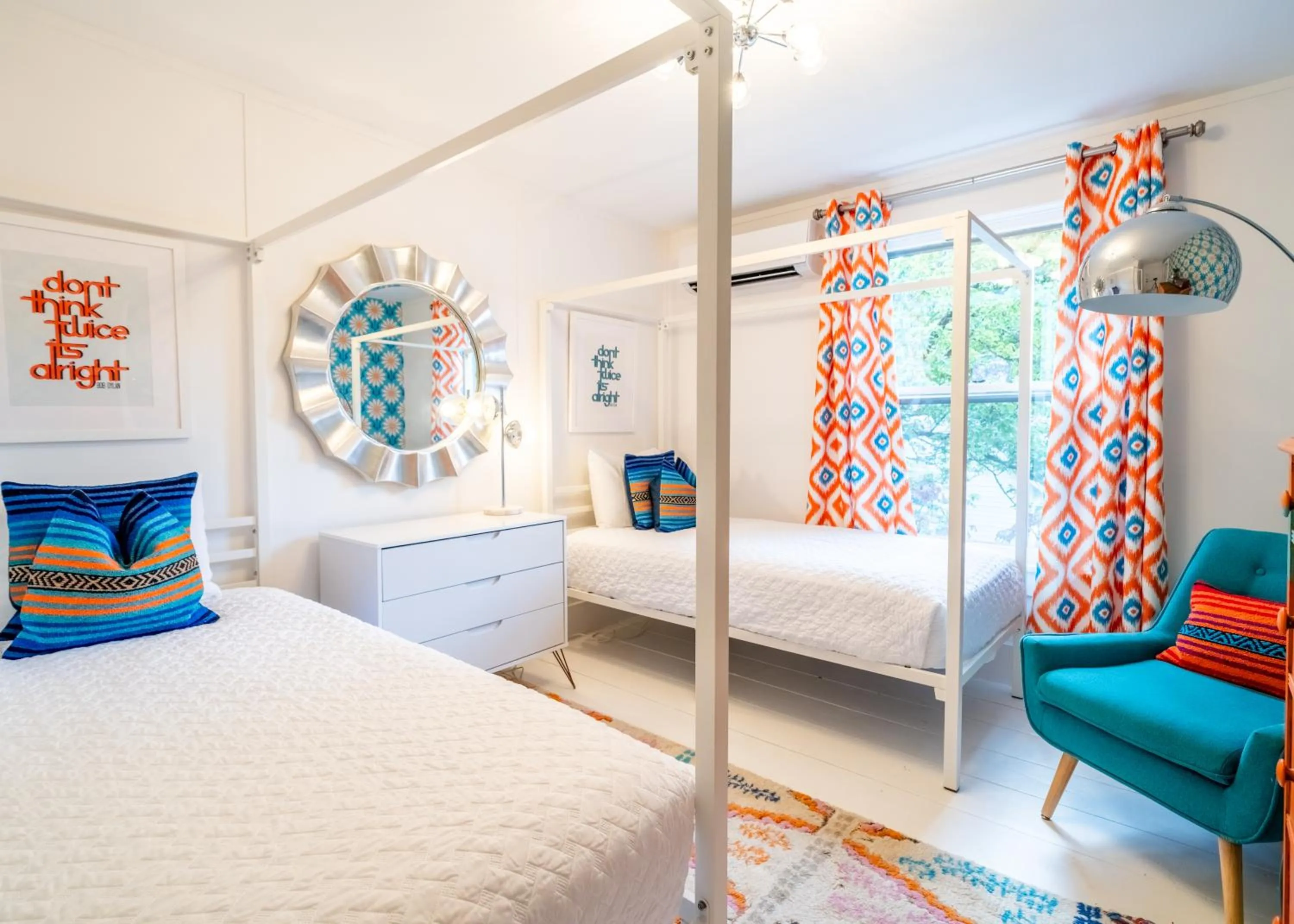 Bedroom, Bed in Twin Gables of Woodstock