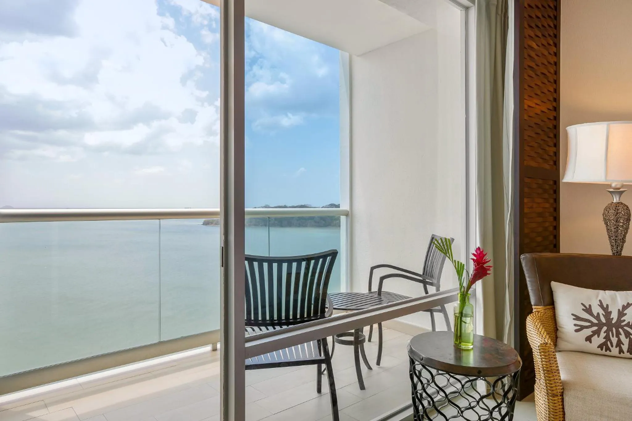 Executive, Ocean view Club lounge access, Guest room, 2 Queen in The Westin Playa Bonita Panama