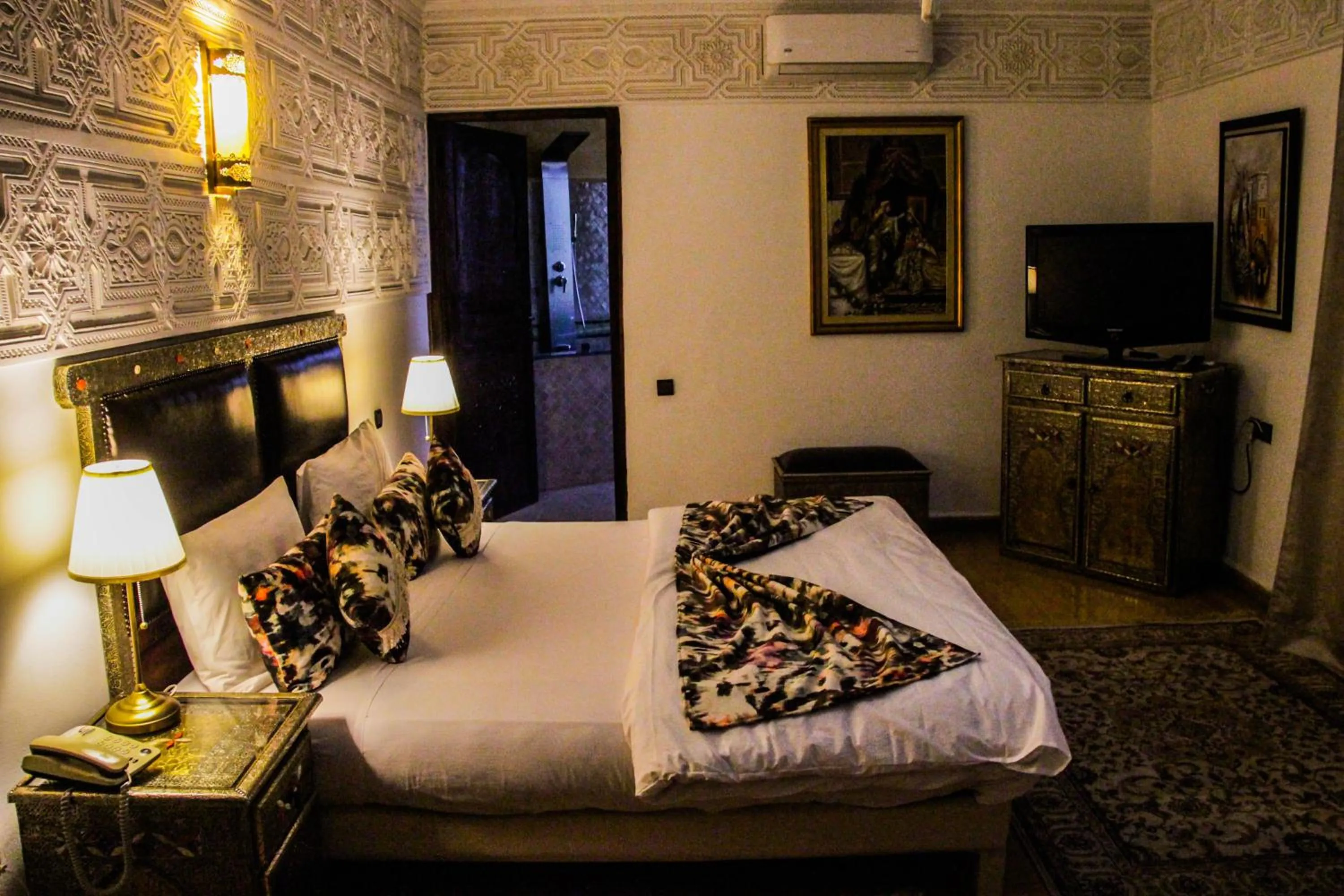 King Suite with Balcony in Hotel La Perle du Sud