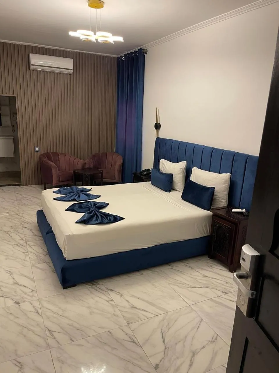 Bed in Hotel La Perle du Sud