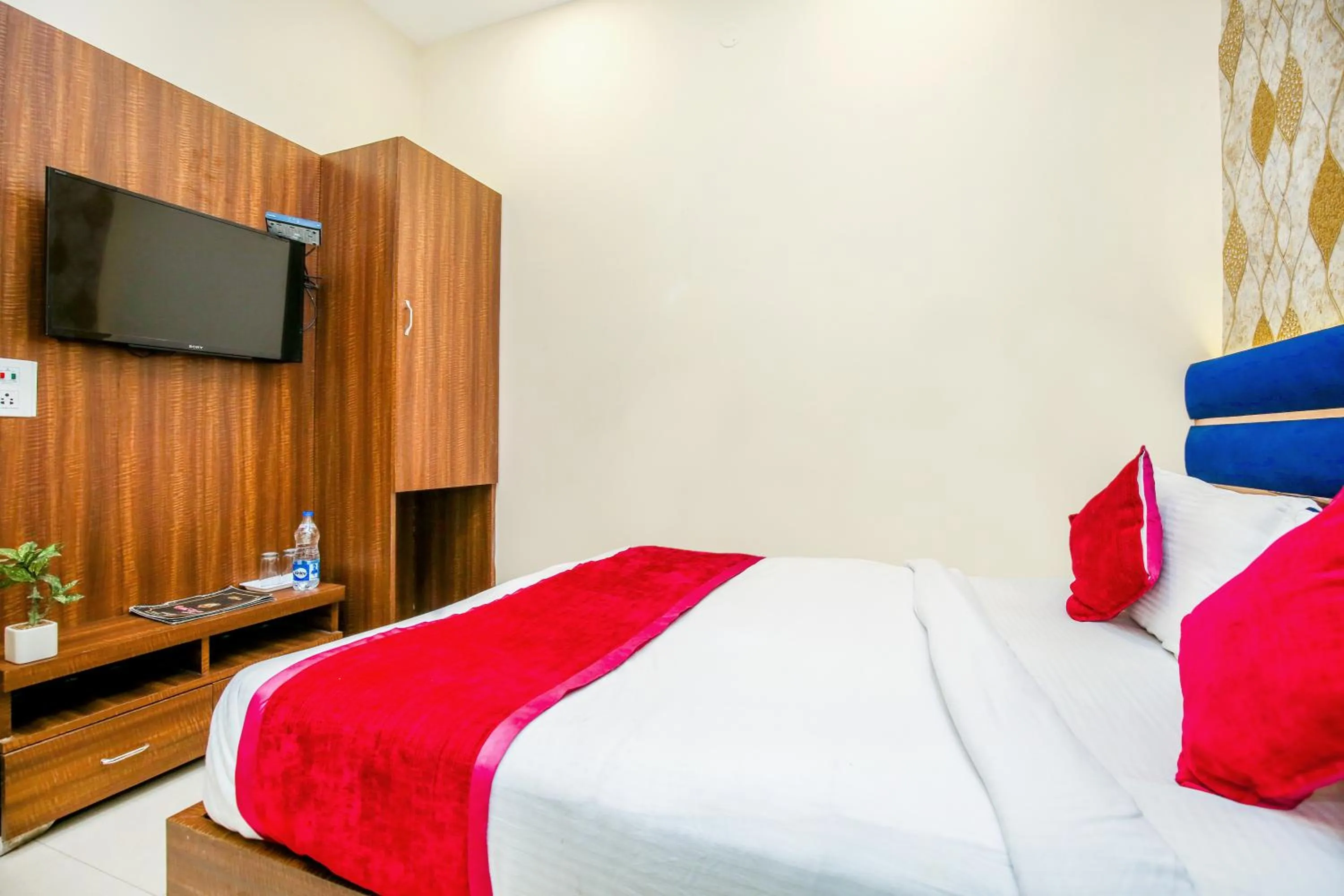 Bed in Hotel Karan Residency - 5 Min Walk From Golden Temple