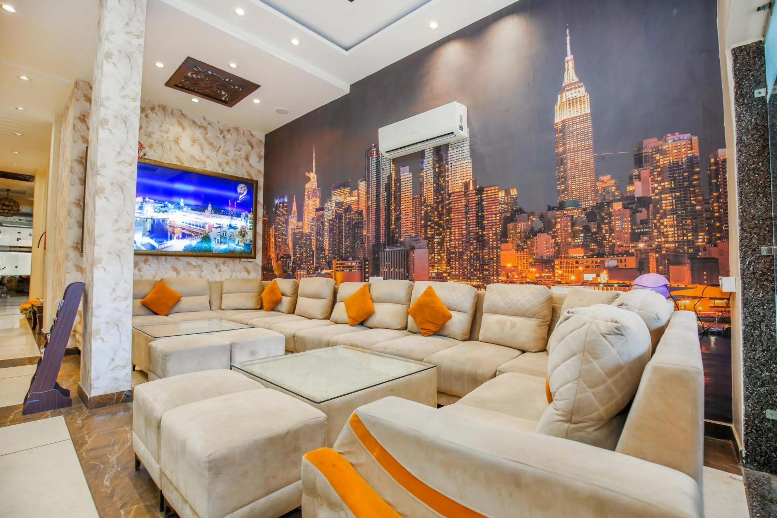 TV and multimedia in Hotel Karan Residency - 5 Min Walk From Golden Temple