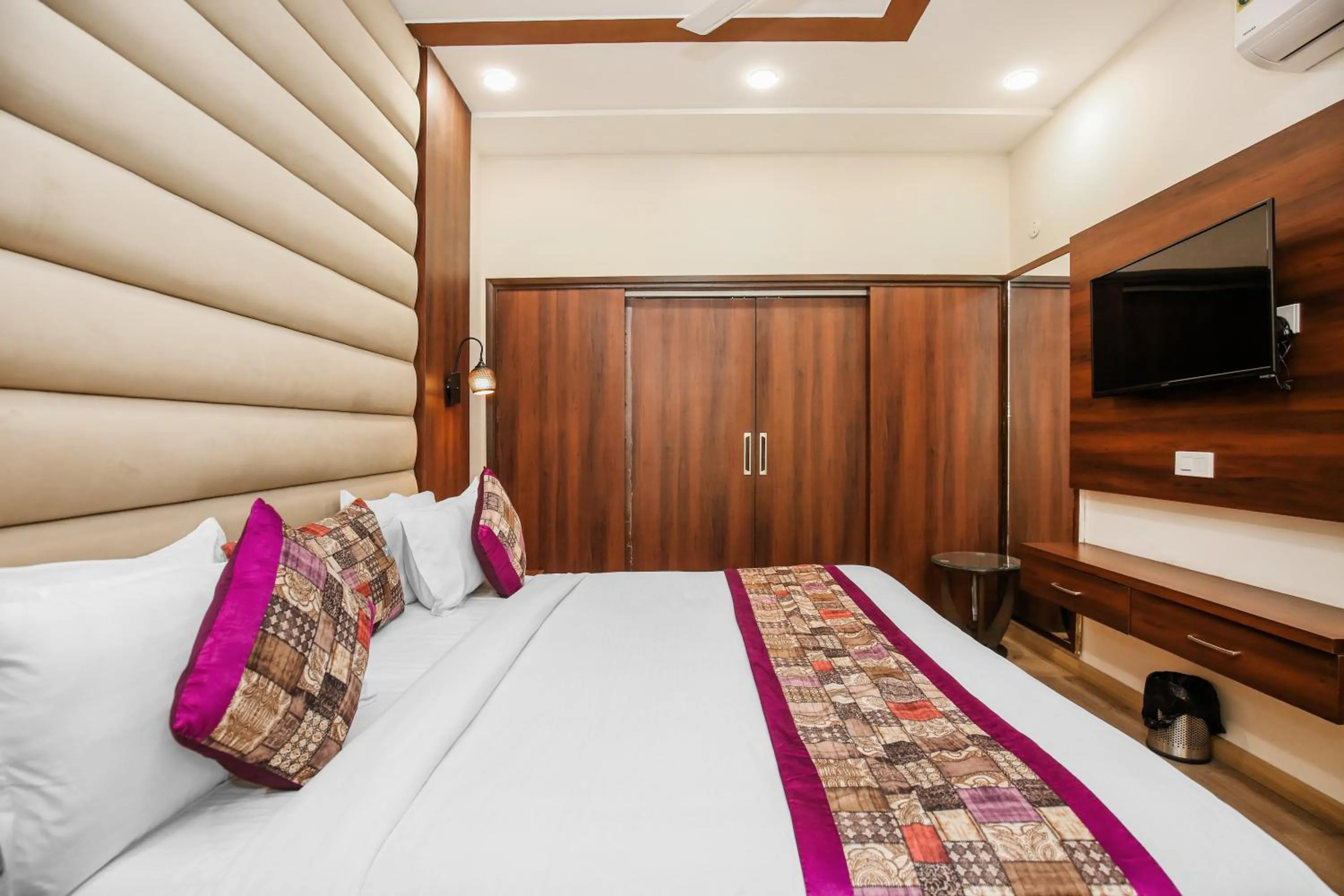 Bed in Hotel Karan Residency - 5 Min Walk From Golden Temple