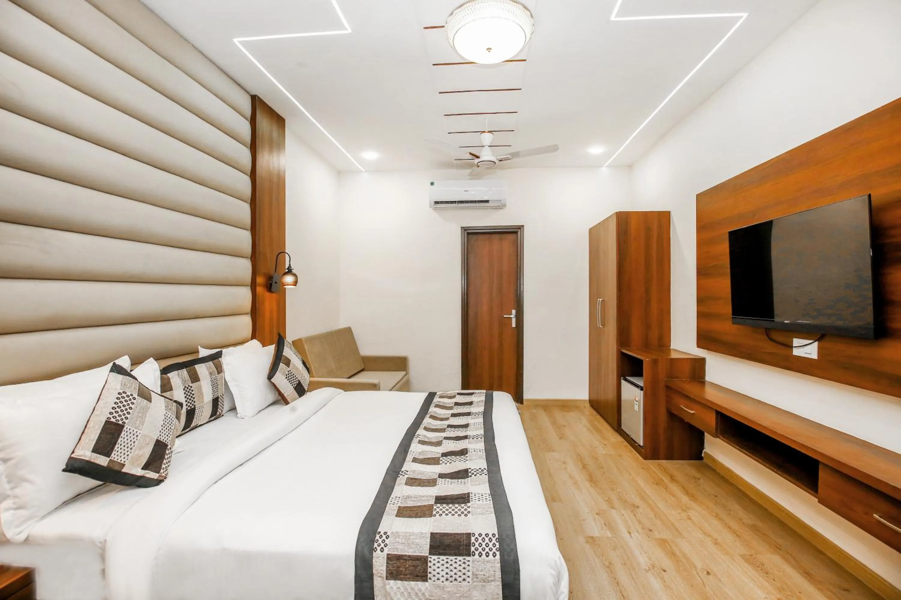 Bed in Hotel Karan Residency - 5 Min Walk From Golden Temple