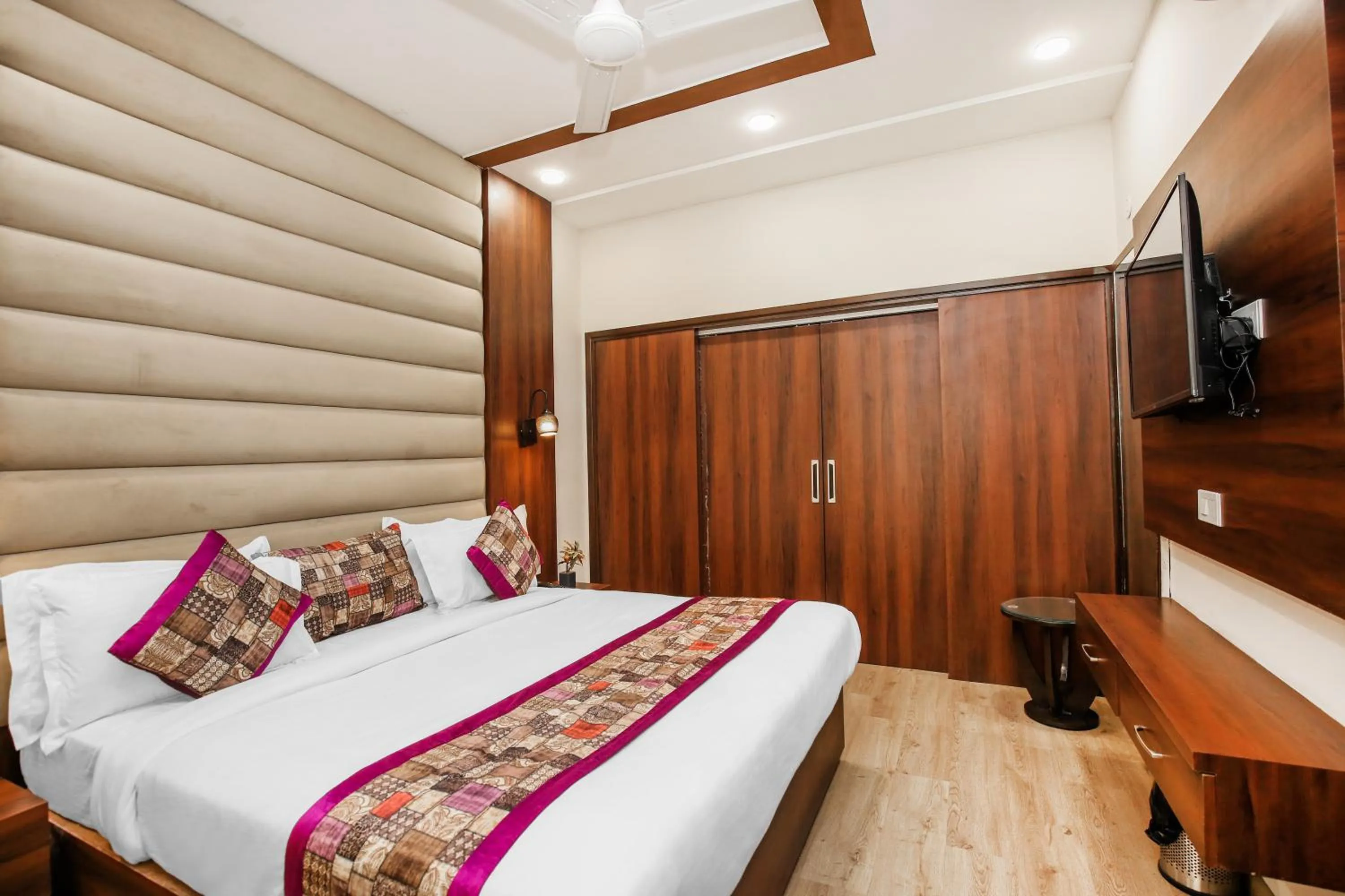 Bed in Hotel Karan Residency - 5 Min Walk From Golden Temple