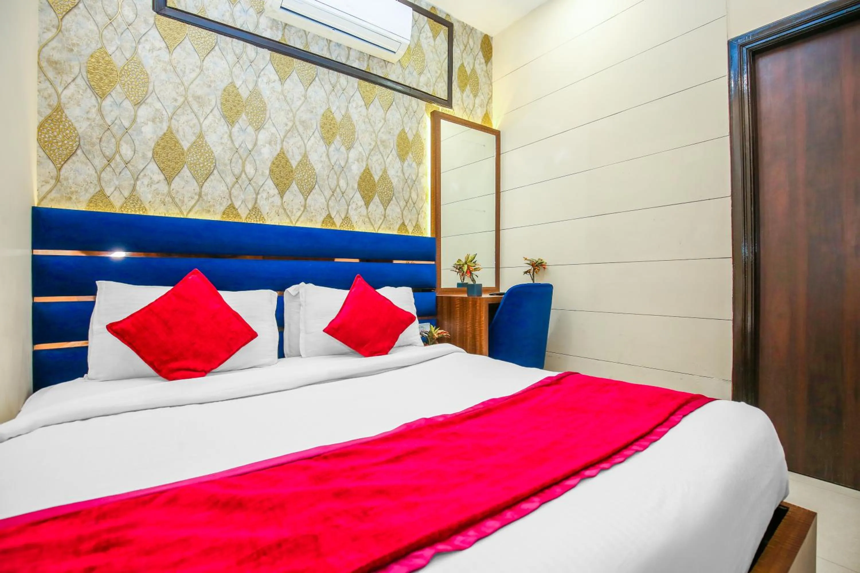 Bed in Hotel Karan Residency - 5 Min Walk From Golden Temple