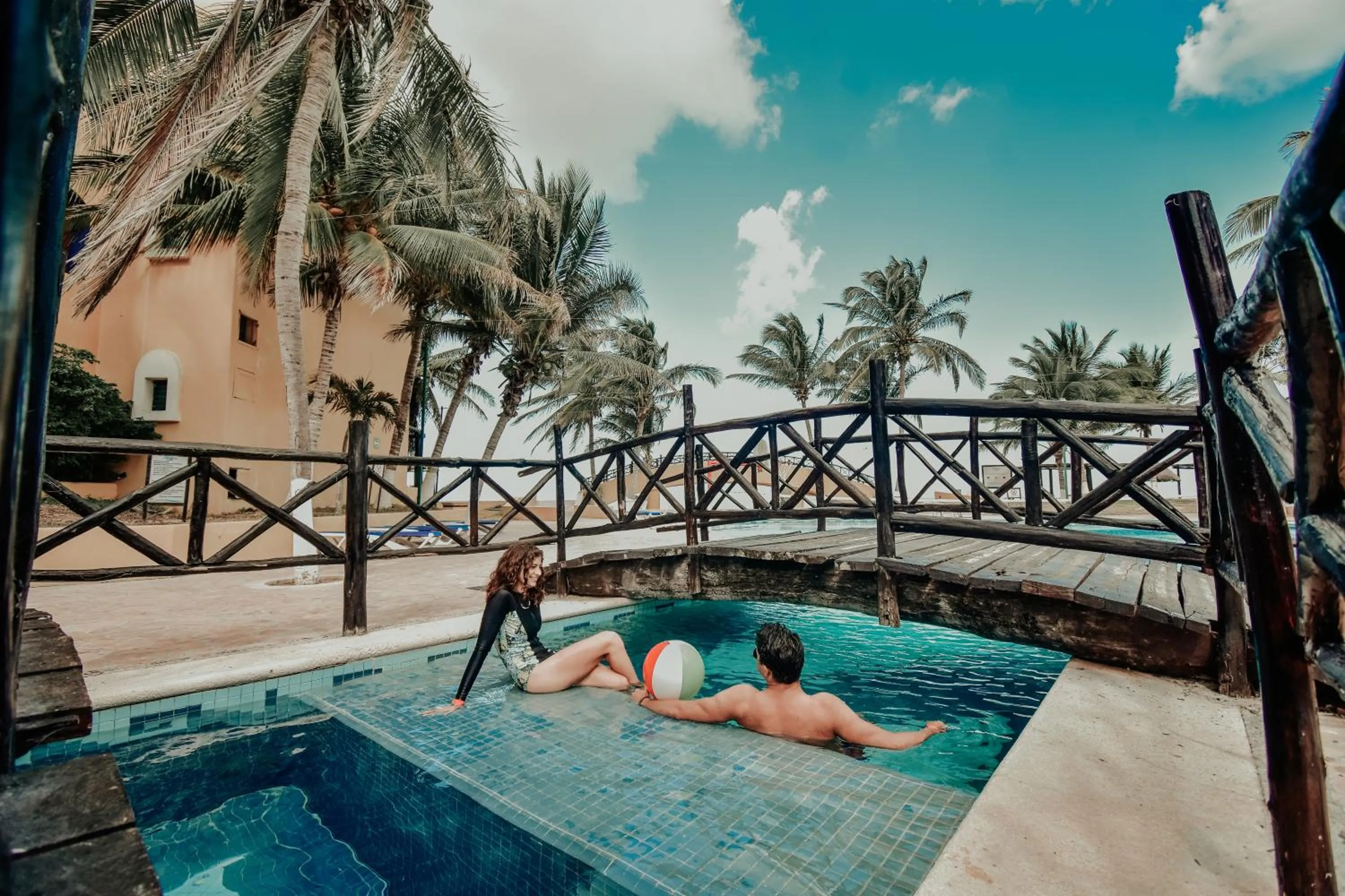 People in Reef Yucatán All Inclusive & Convention Center