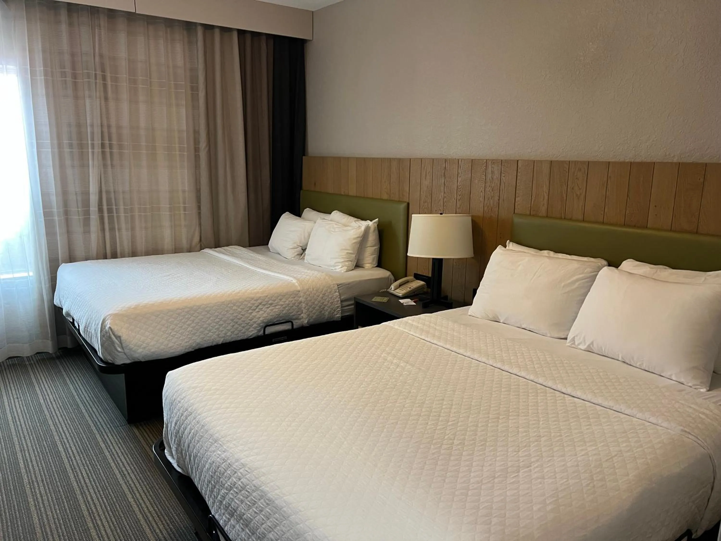 Bedroom, Bed in Country Inn & Suites by Radisson, Green Bay East, WI