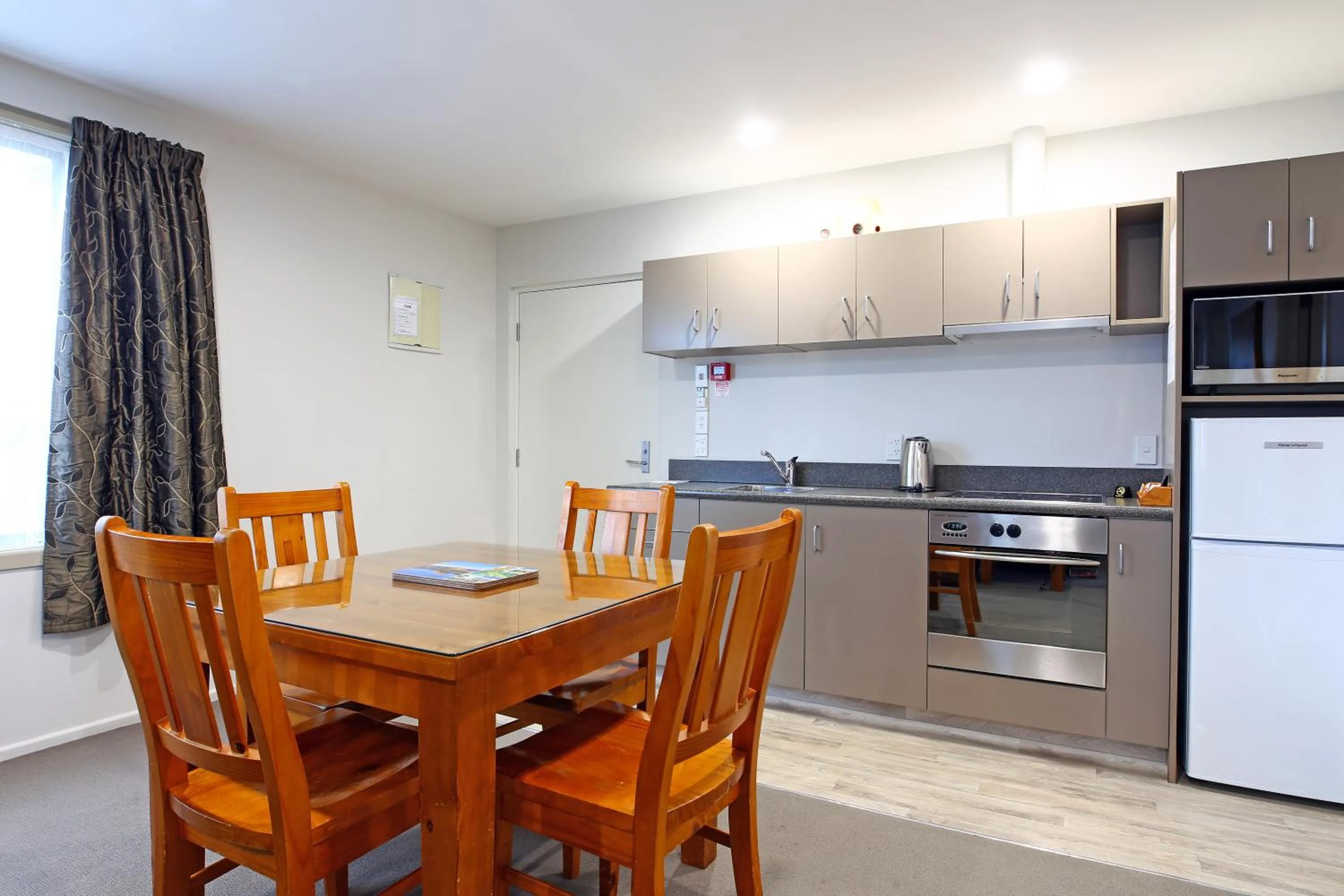 Kitchen or kitchenette in Heritage Court Lodge Oamaru