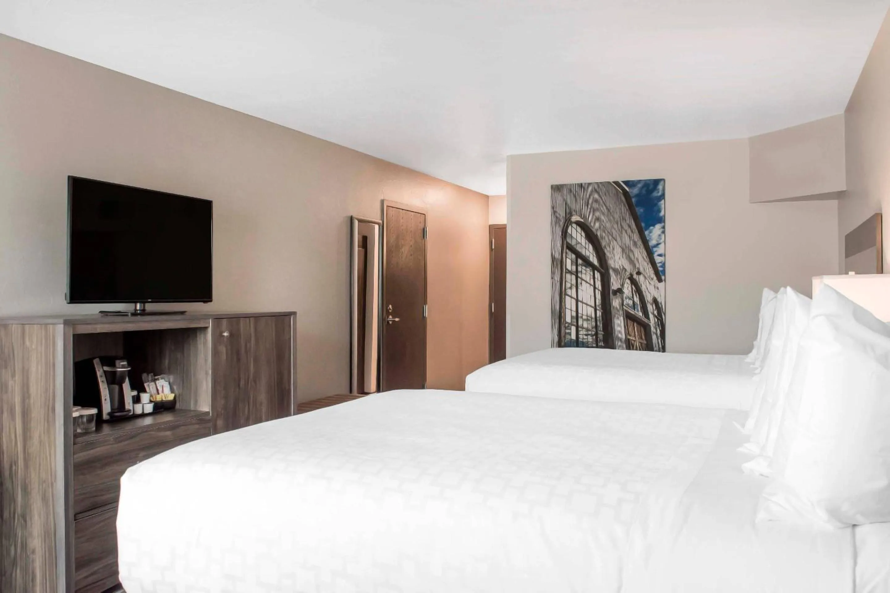 Bedroom, Bed in Copper King Convention Center, an Ascend Collection Hotel