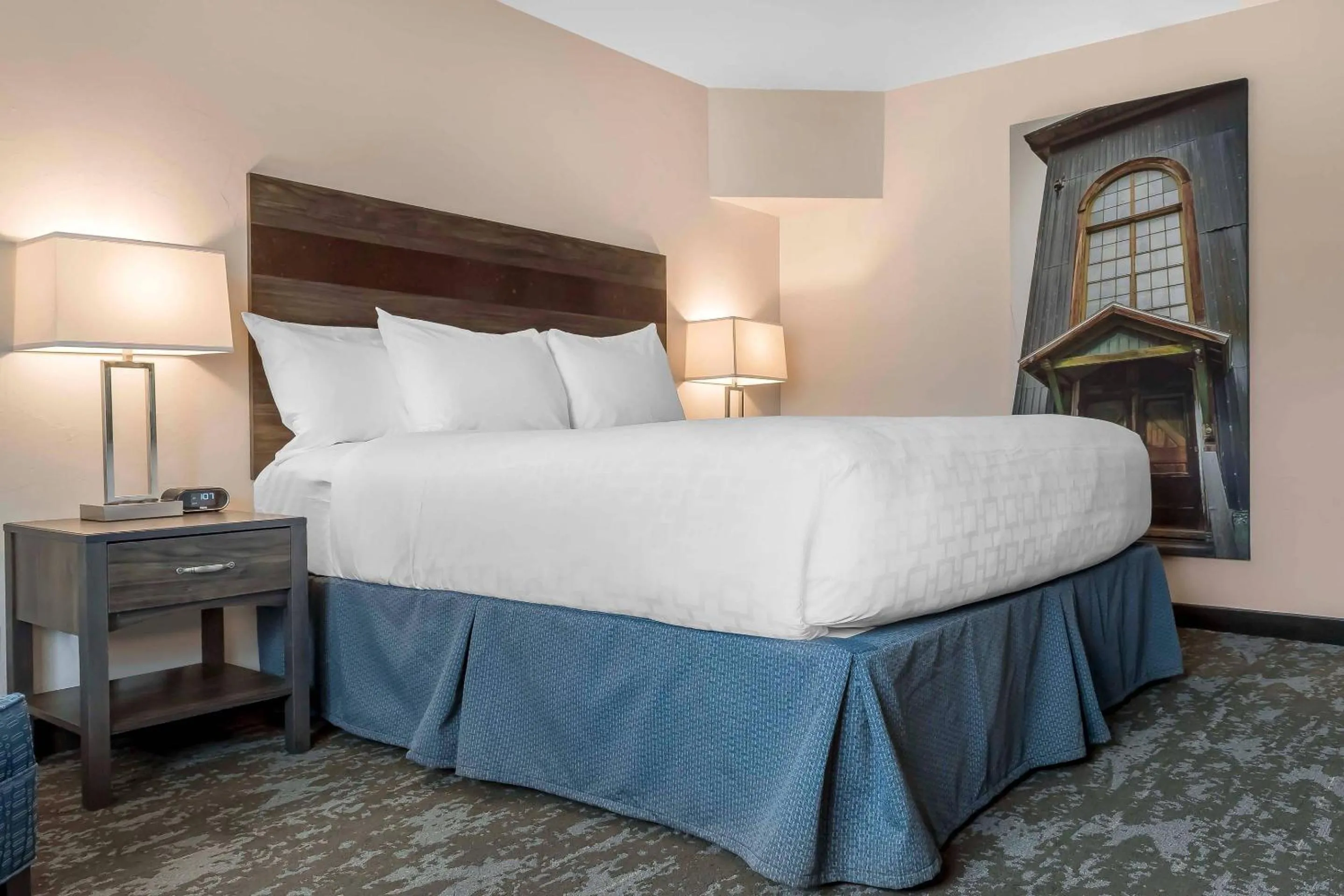 Bedroom, Bed in Copper King Convention Center, an Ascend Collection Hotel