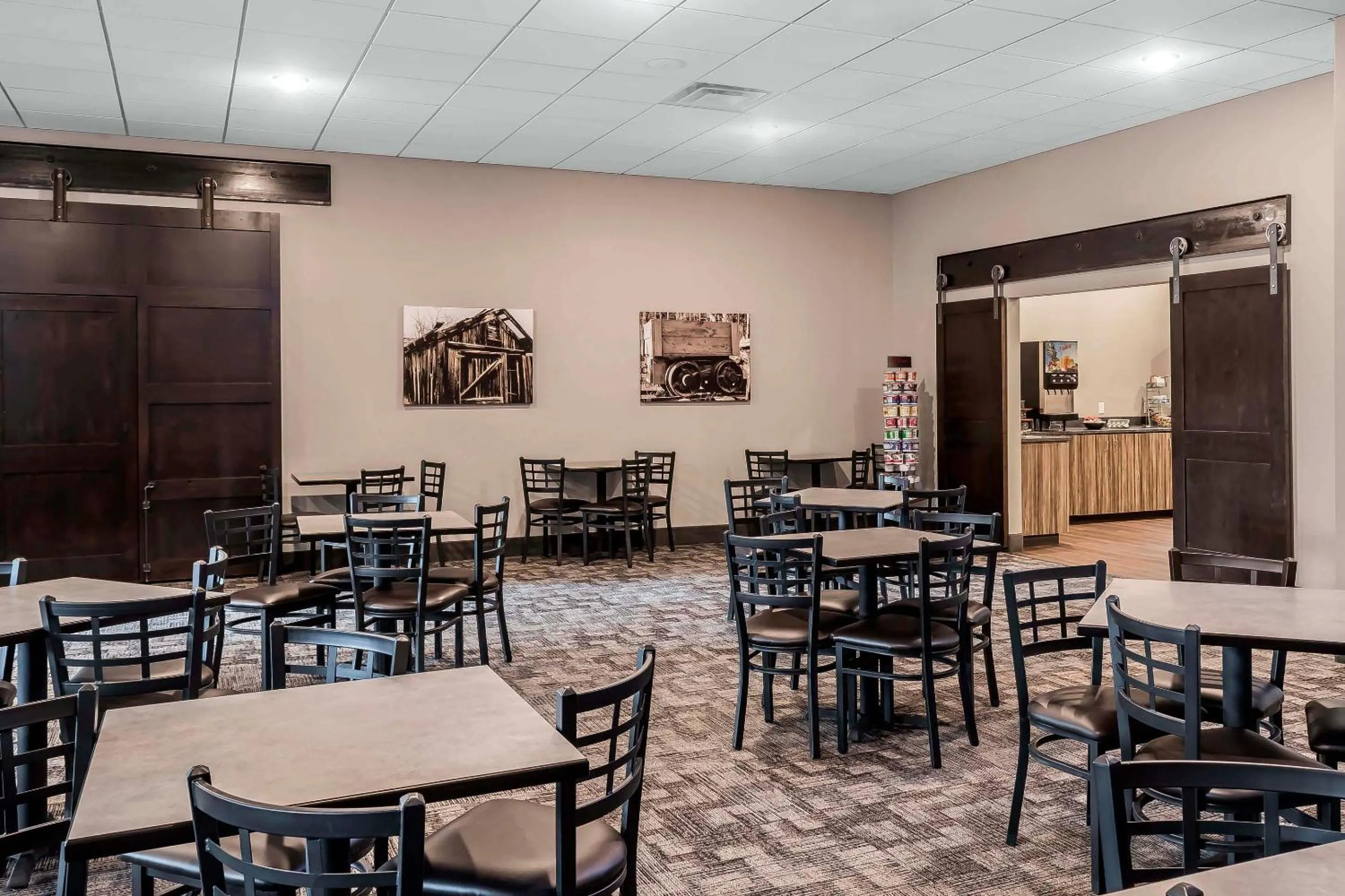 Breakfast in Copper King Convention Center, an Ascend Collection Hotel