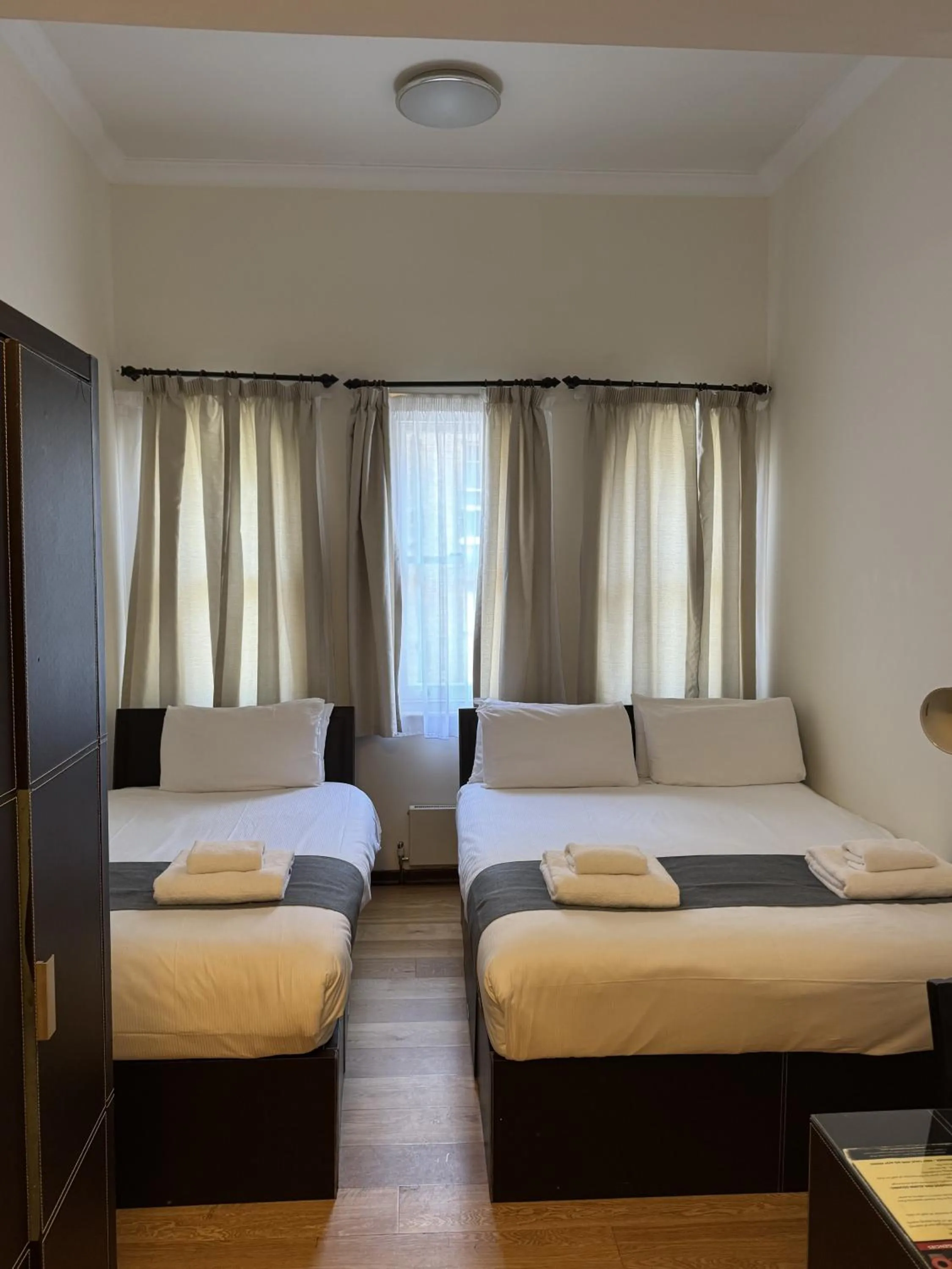 Bed in The Royale Chulan Hyde Park Hotel