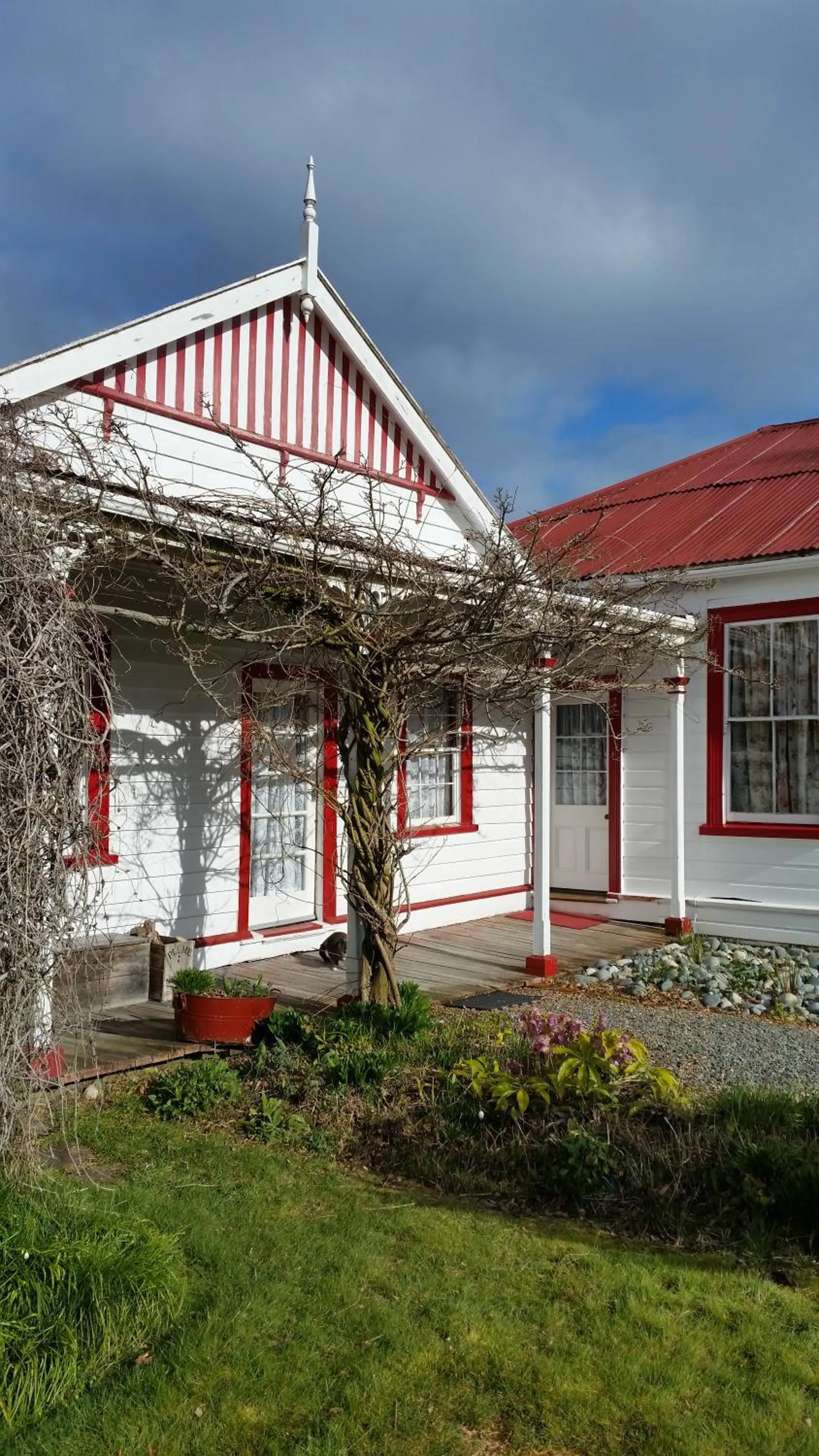 Property building in Murrells Grand View House