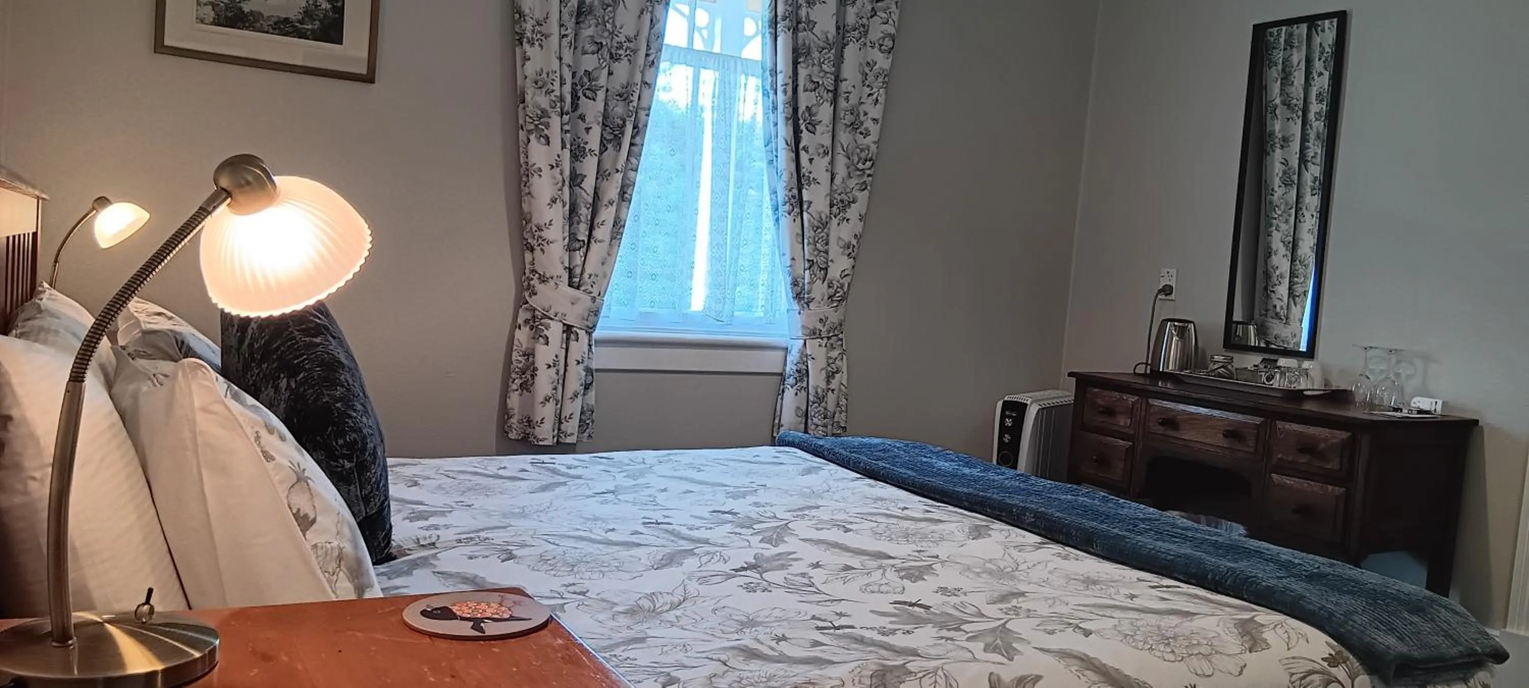 Bedroom, Bed in Murrells Grand View House