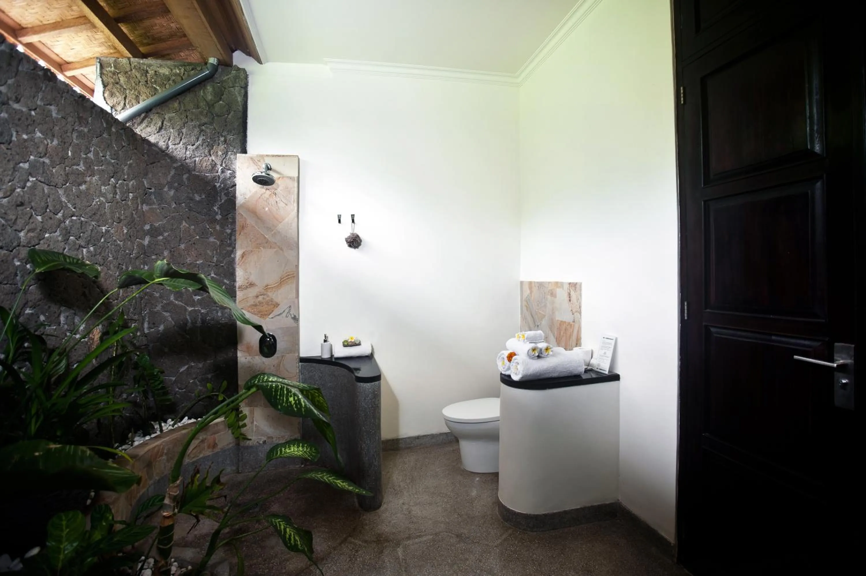 Toilet in Villa Teman