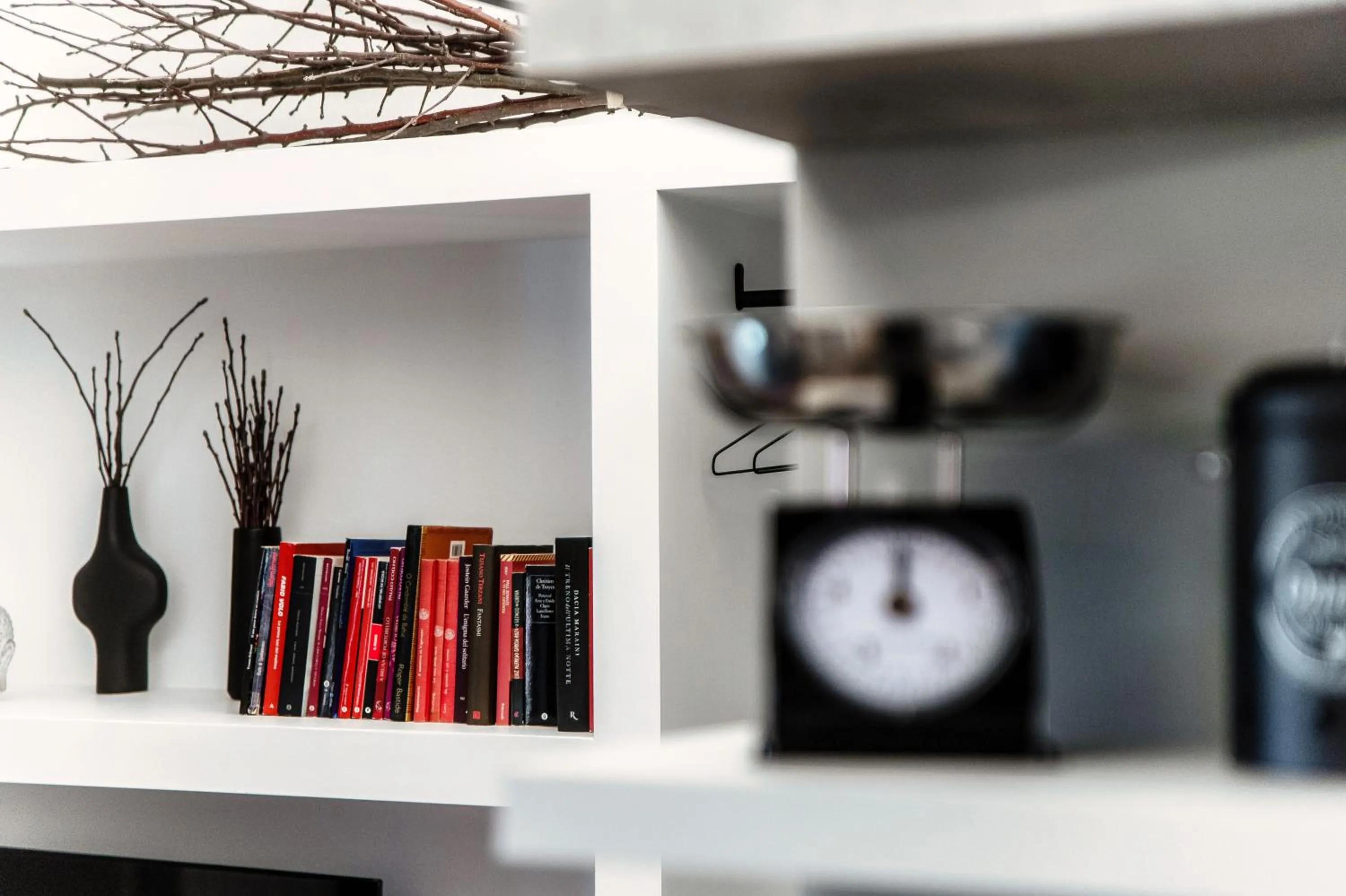 Library in La Casa Dei Viaggiatori by "The House Of Travelers"