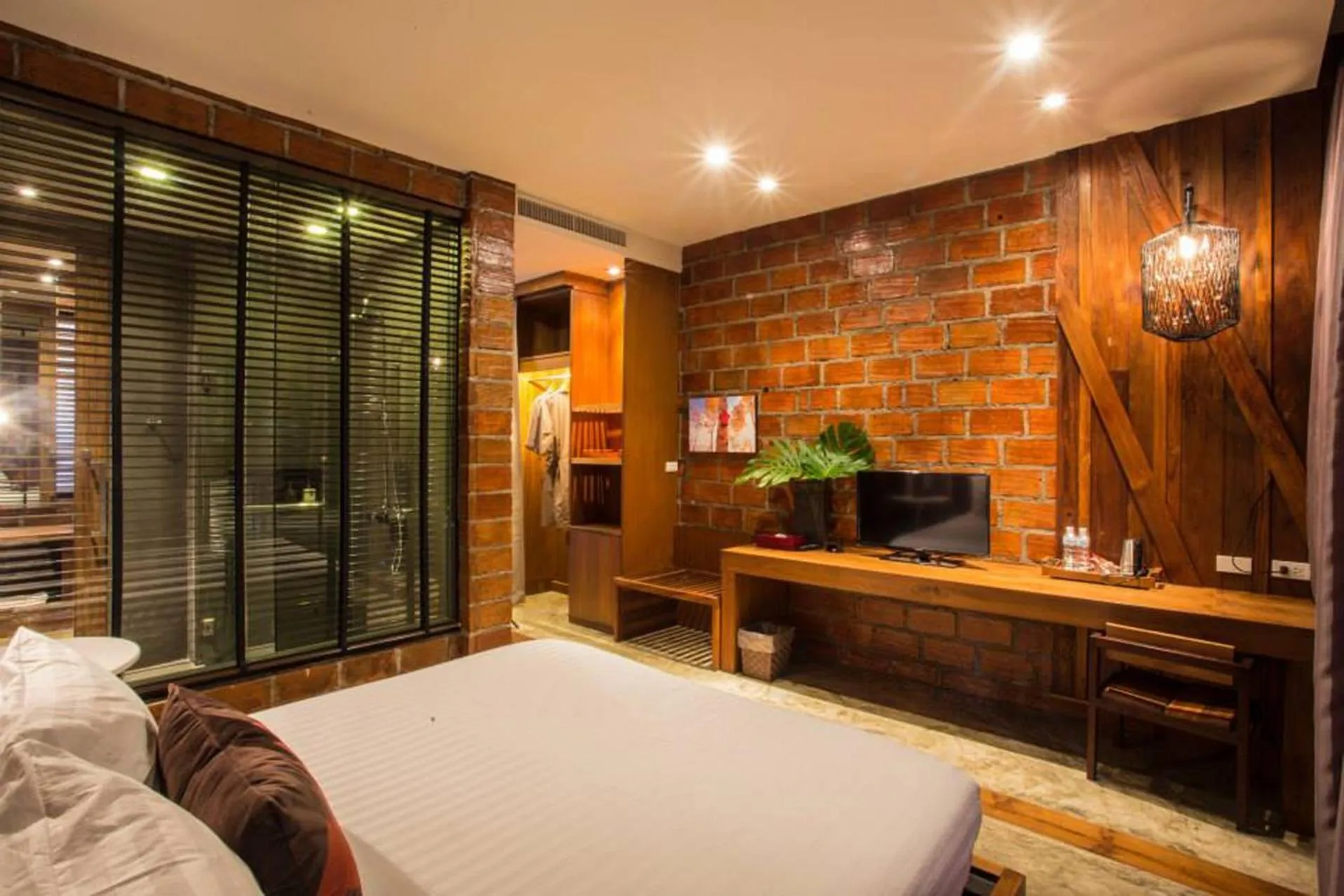 TV and multimedia, Bed in Puripai Villa Wellness & Retreat