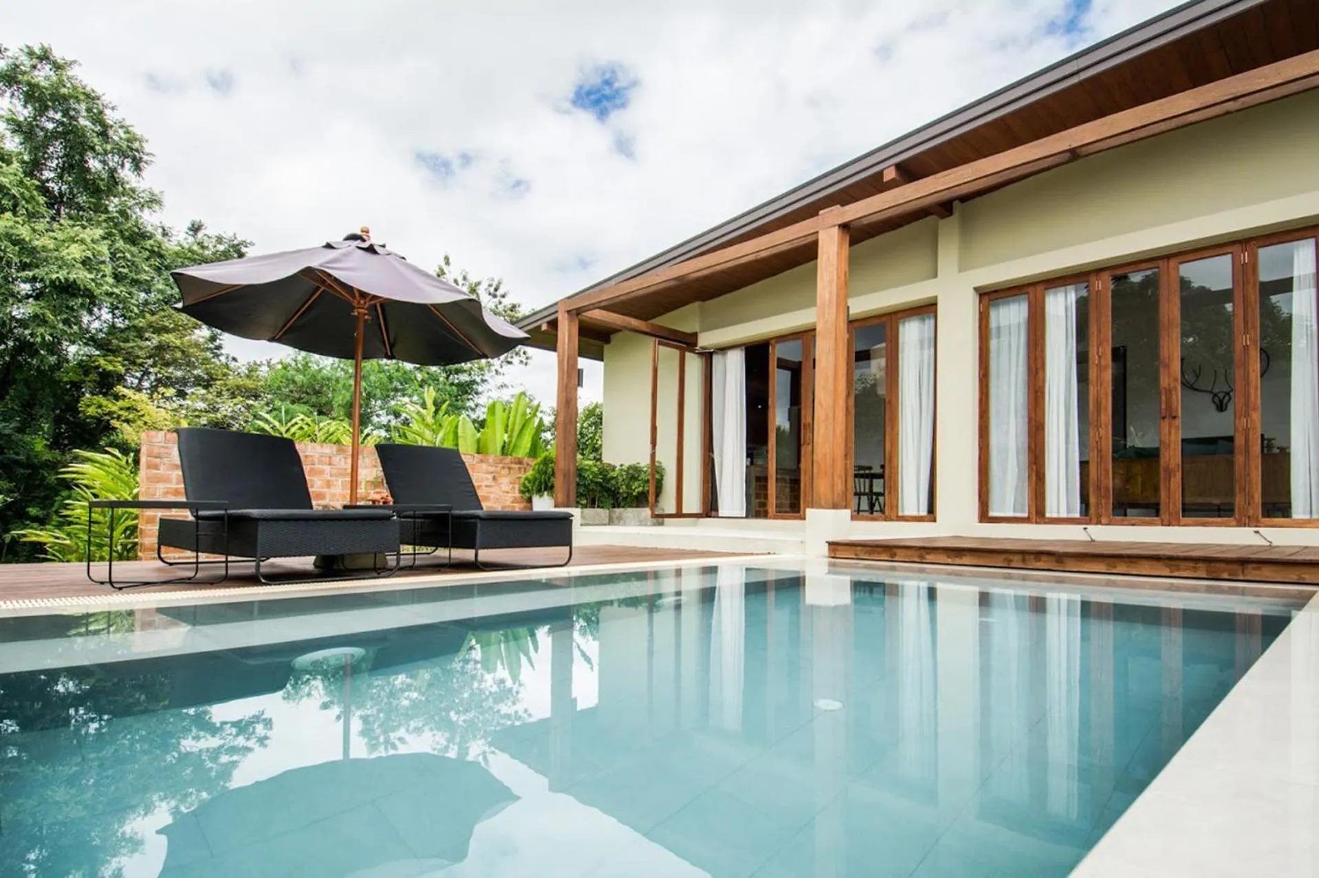 Swimming pool in Puripai Villa Wellness & Retreat