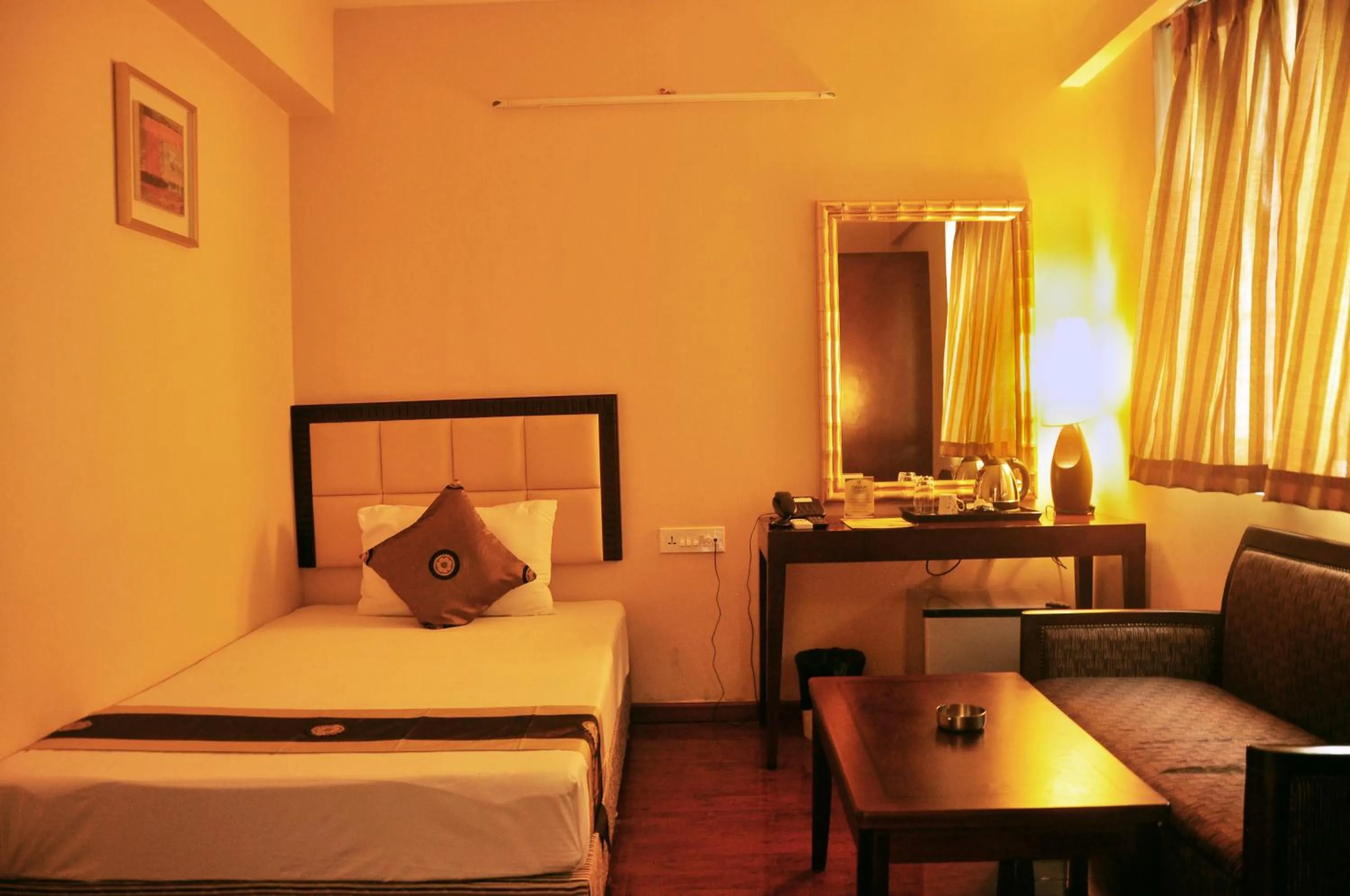 Photo of the whole room, Bed in Astoria Hotel