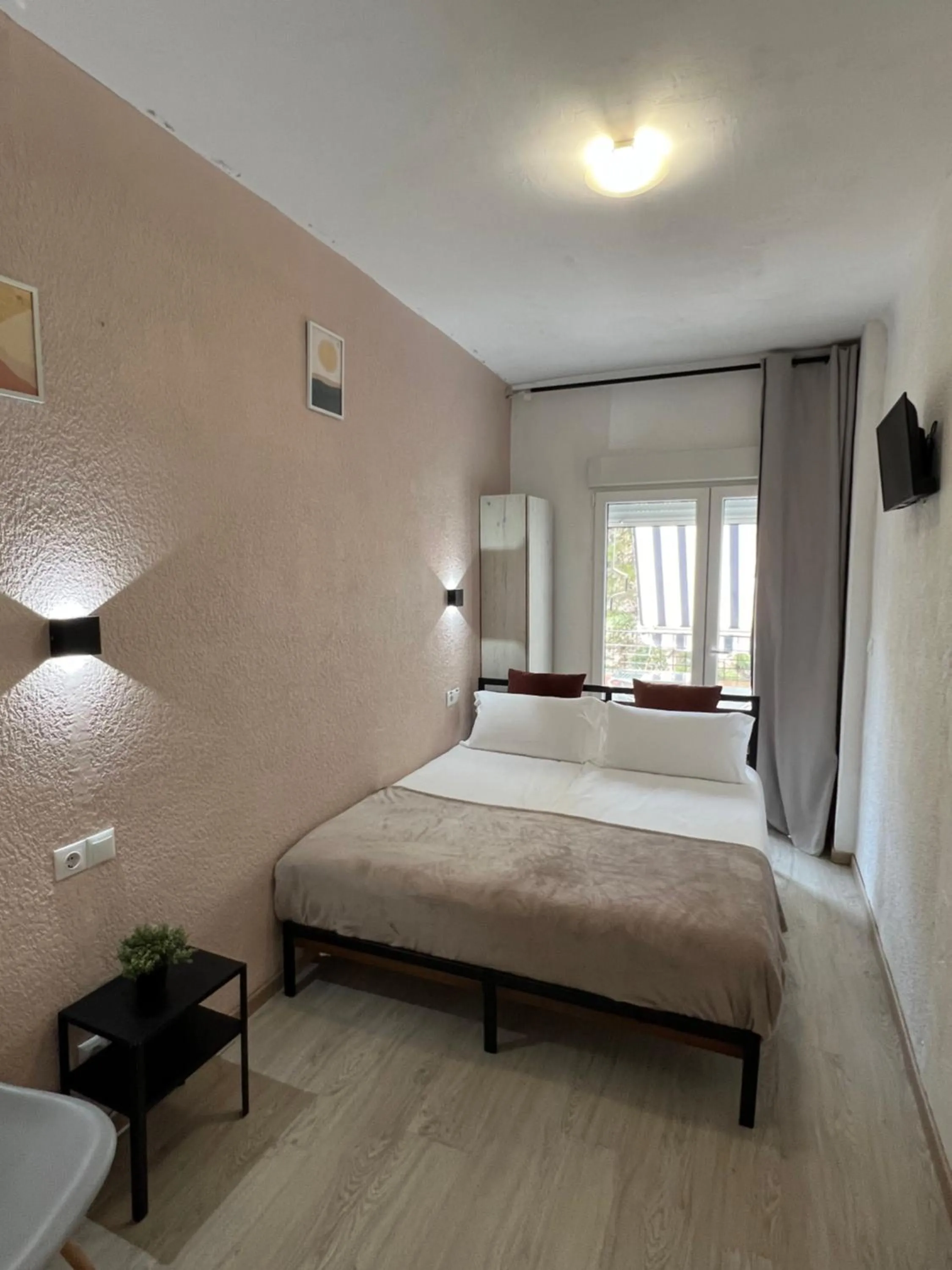 Photo of the whole room, Bed in Casa Durán Alicante