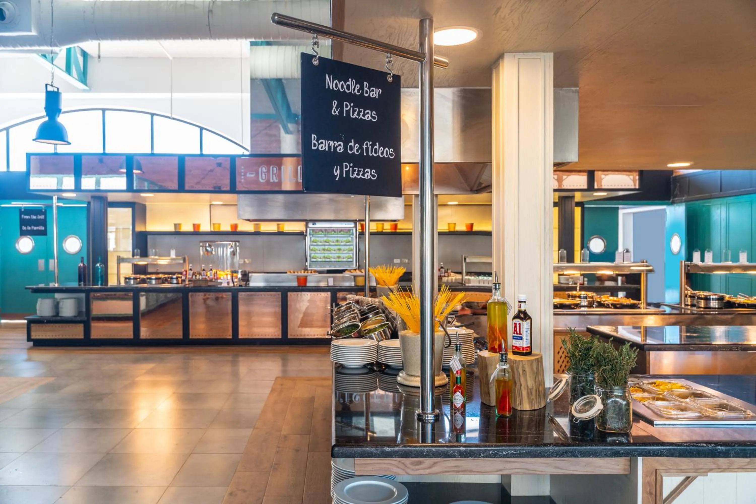 Food and drinks in Ocean el Faro Resort - All Inclusive