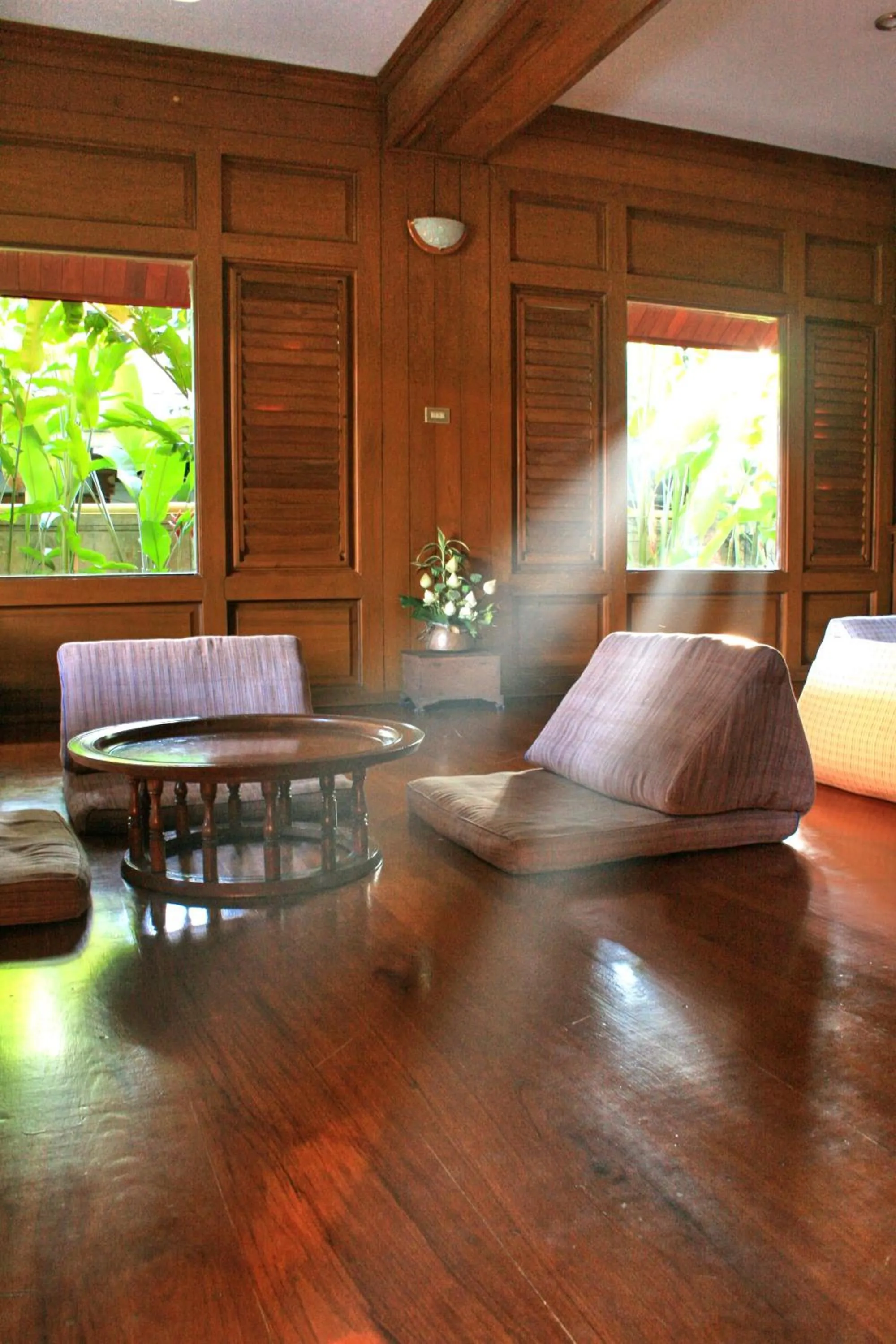 Restaurant/places to eat in Ruen Come In