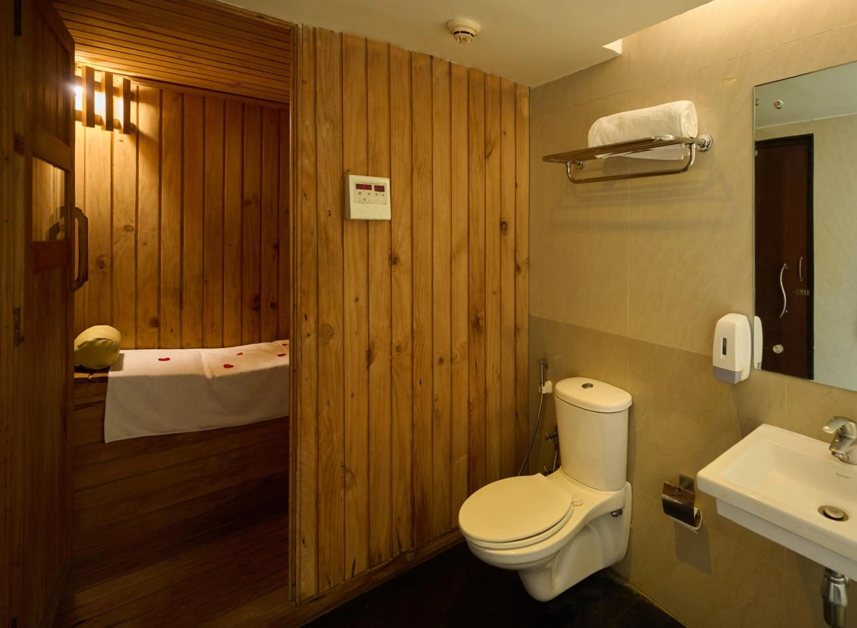 Massage in Flora Airport Hotel and Convention Centre Kochi