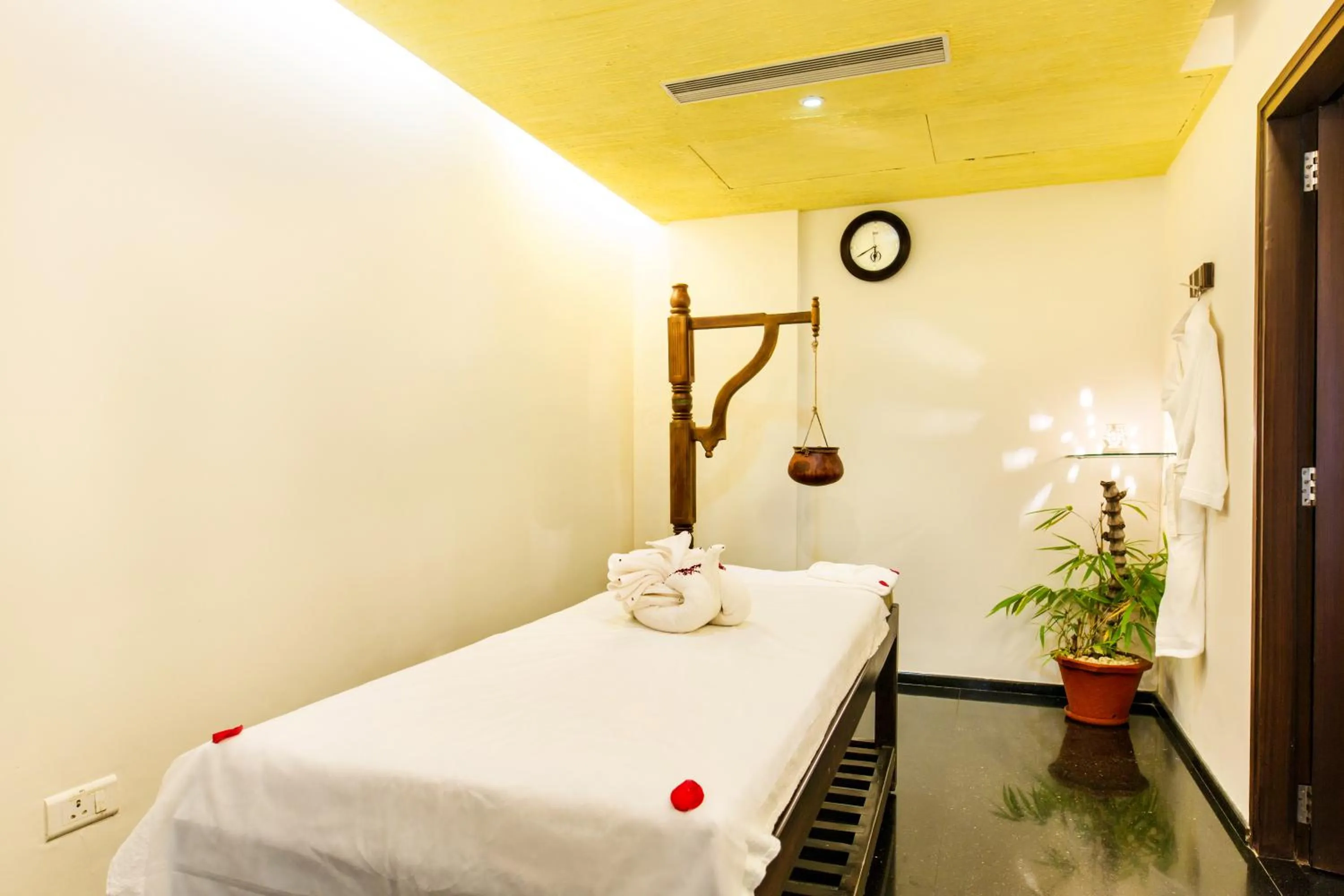 Massage, Bed in Flora Airport Hotel and Convention Centre Kochi