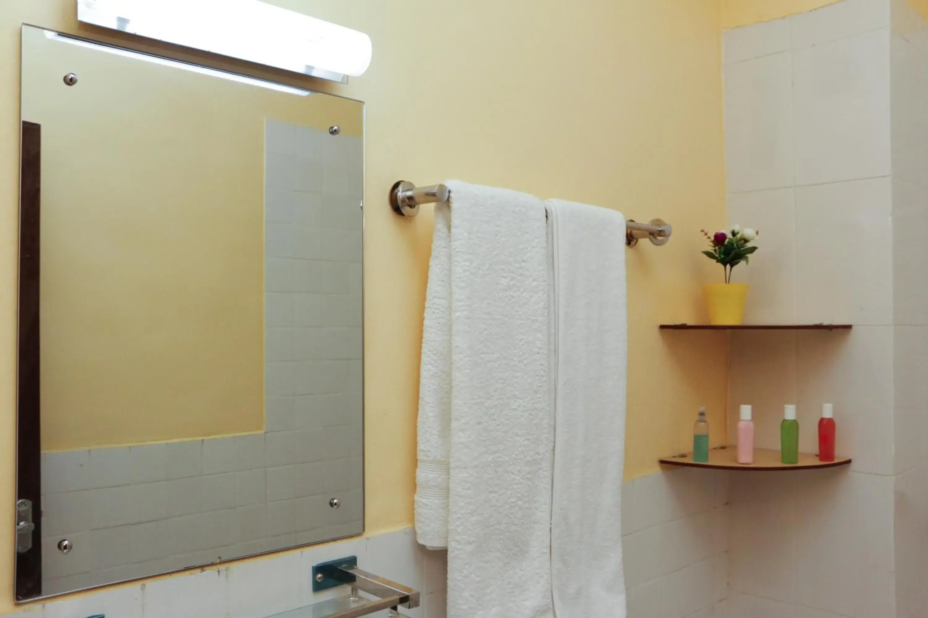 Deluxe King Room - single occupancy in Hotel Lapha Deluxe King Room - single occupancy in Hotel Lapha