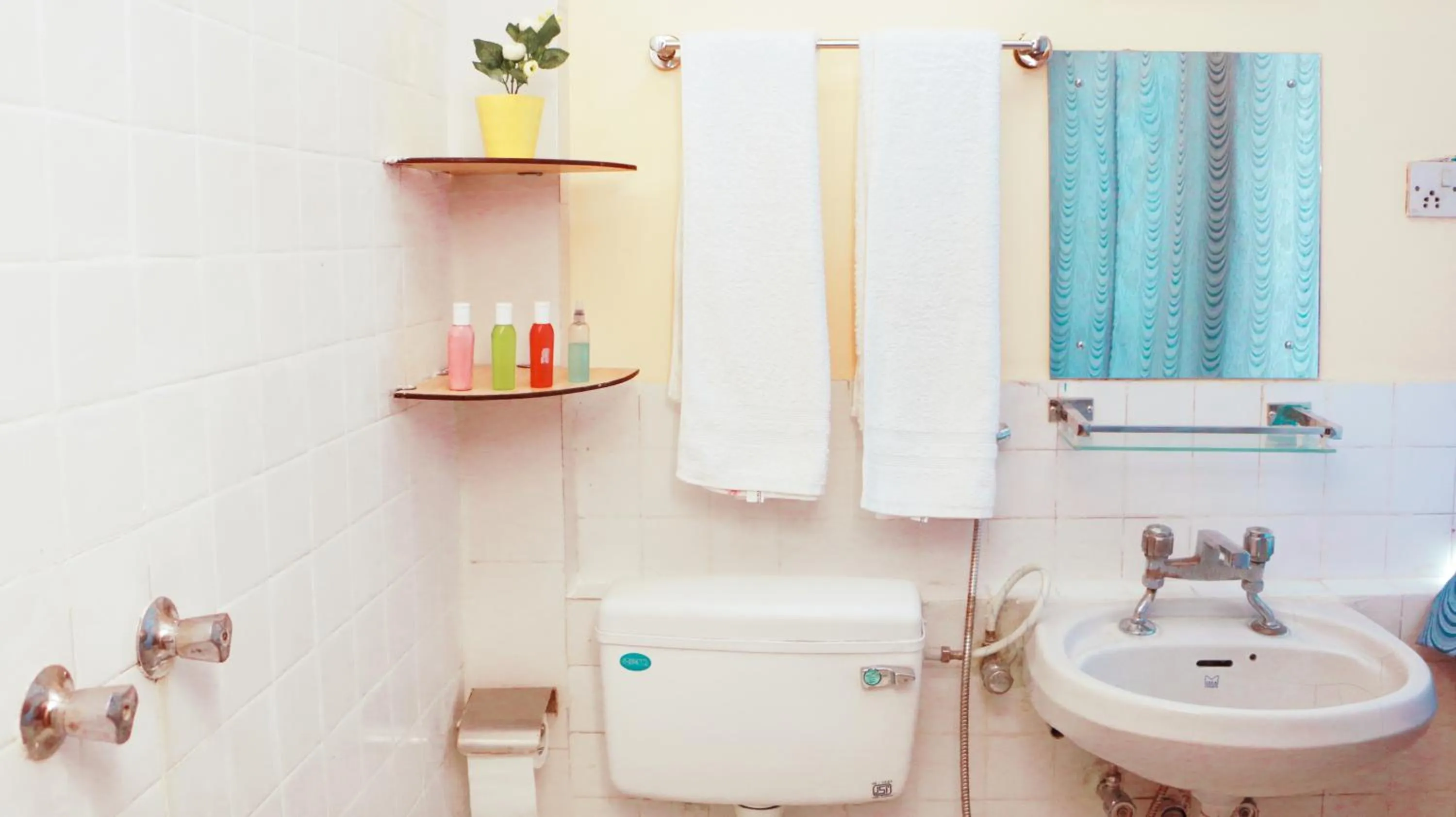 Toilet in Hotel Lapha