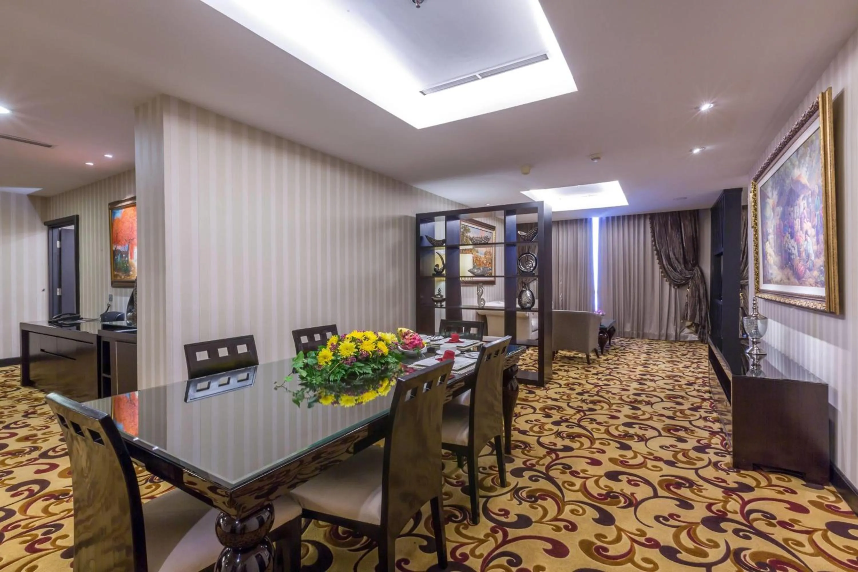 Photo of the whole room in Wyndham Surabaya